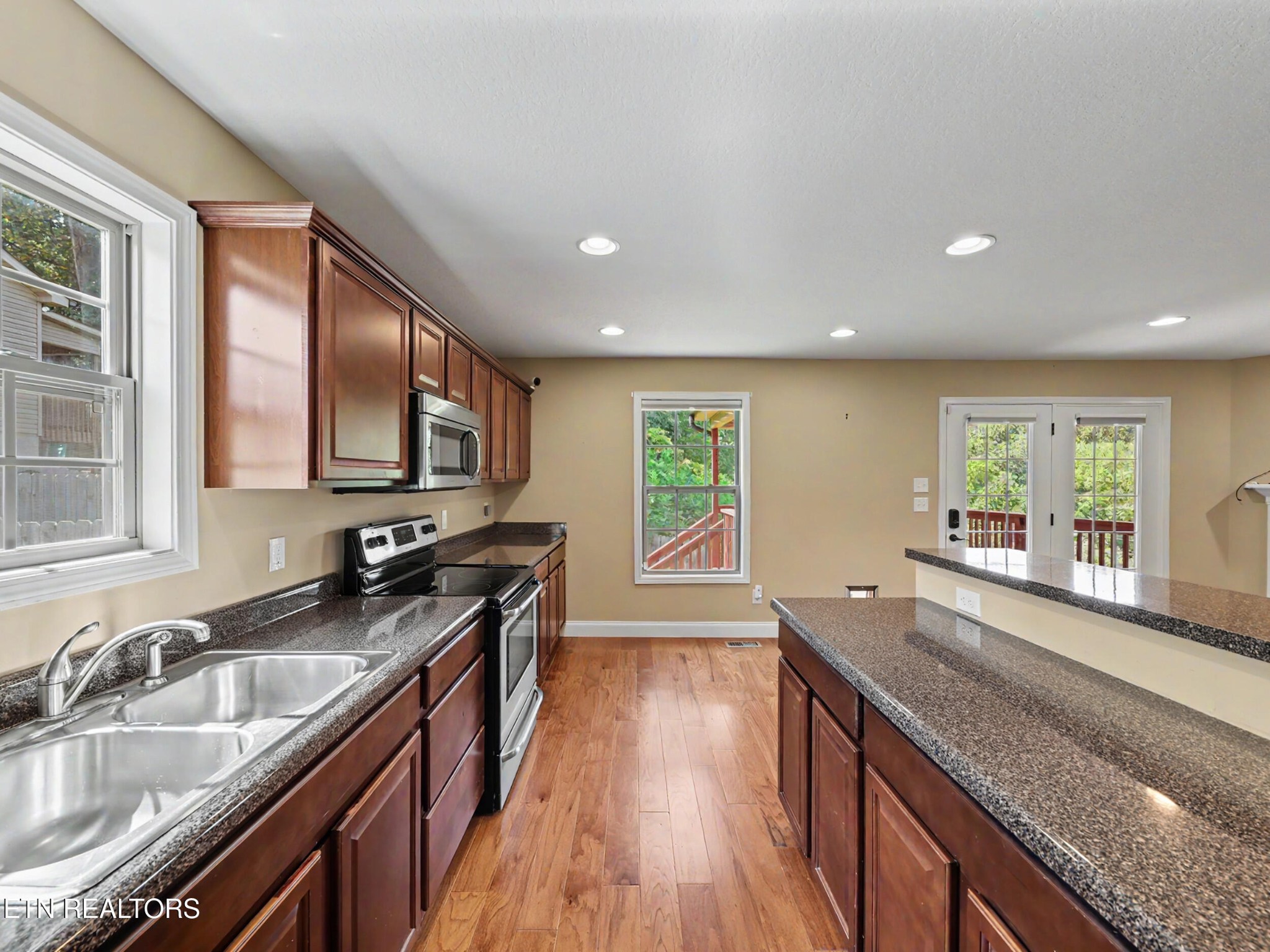 813 Mackenzie Drive Property Photo 11