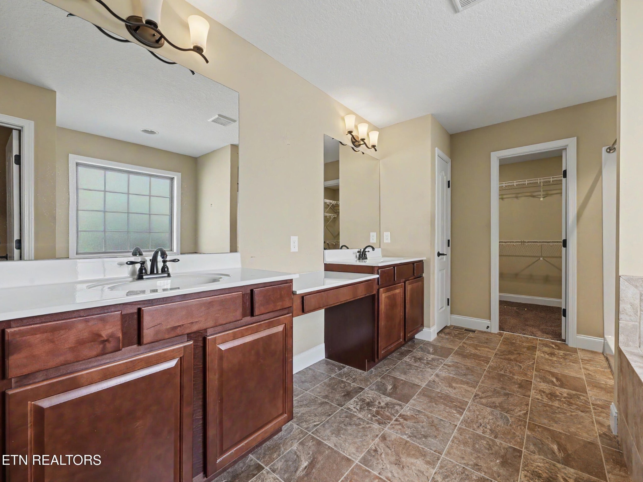 813 Mackenzie Drive Property Photo 17