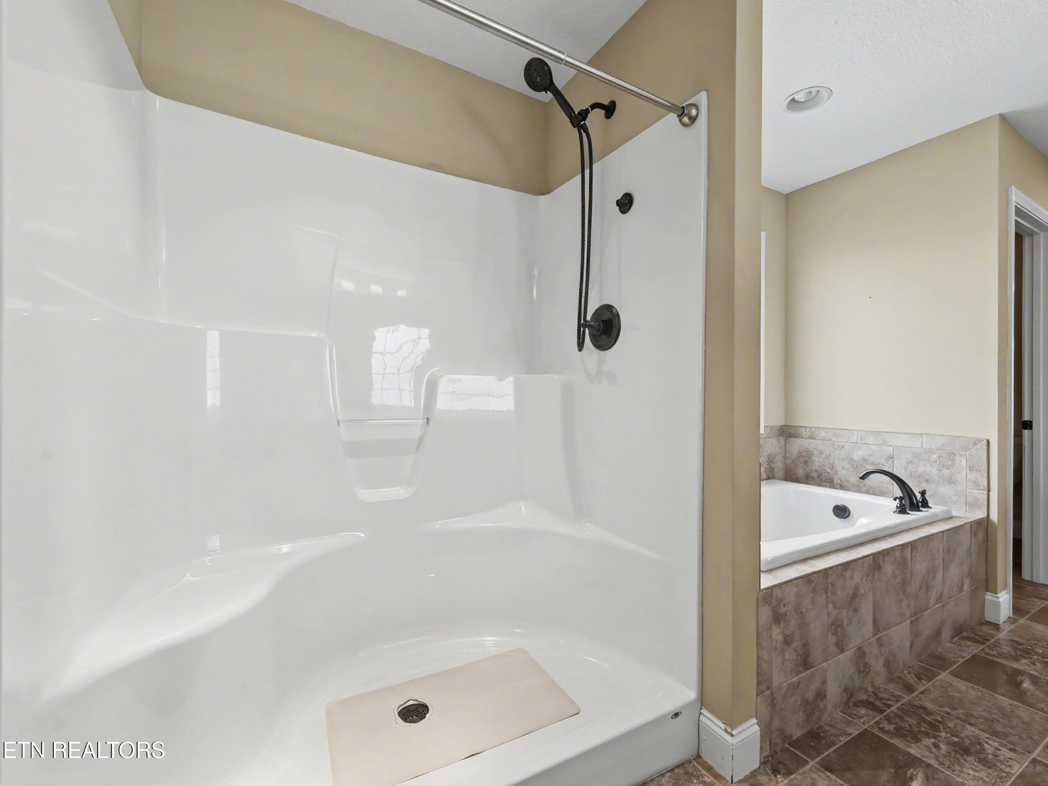 813 Mackenzie Drive Property Photo 19