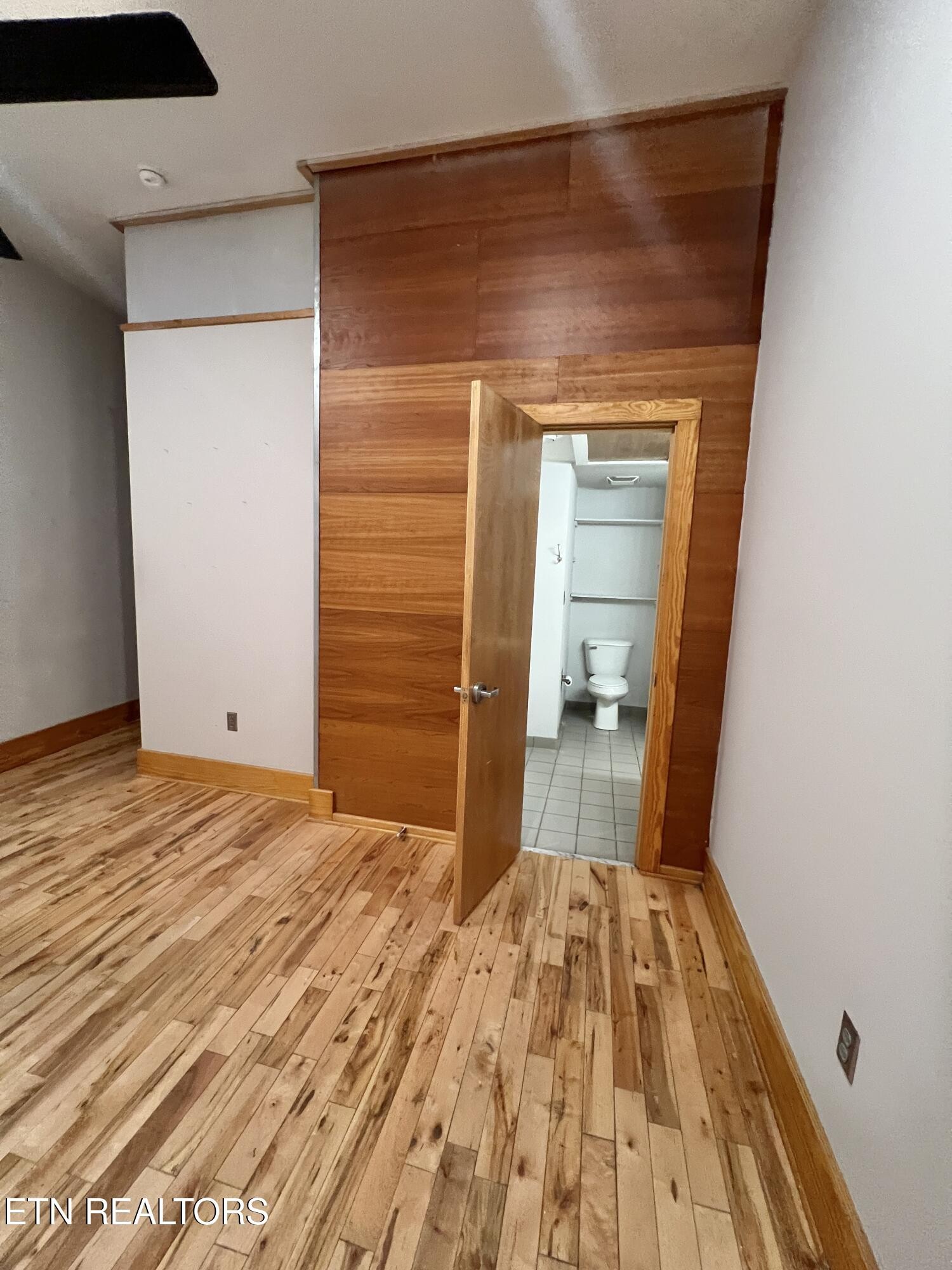 112 S Gay St Property Photo 12