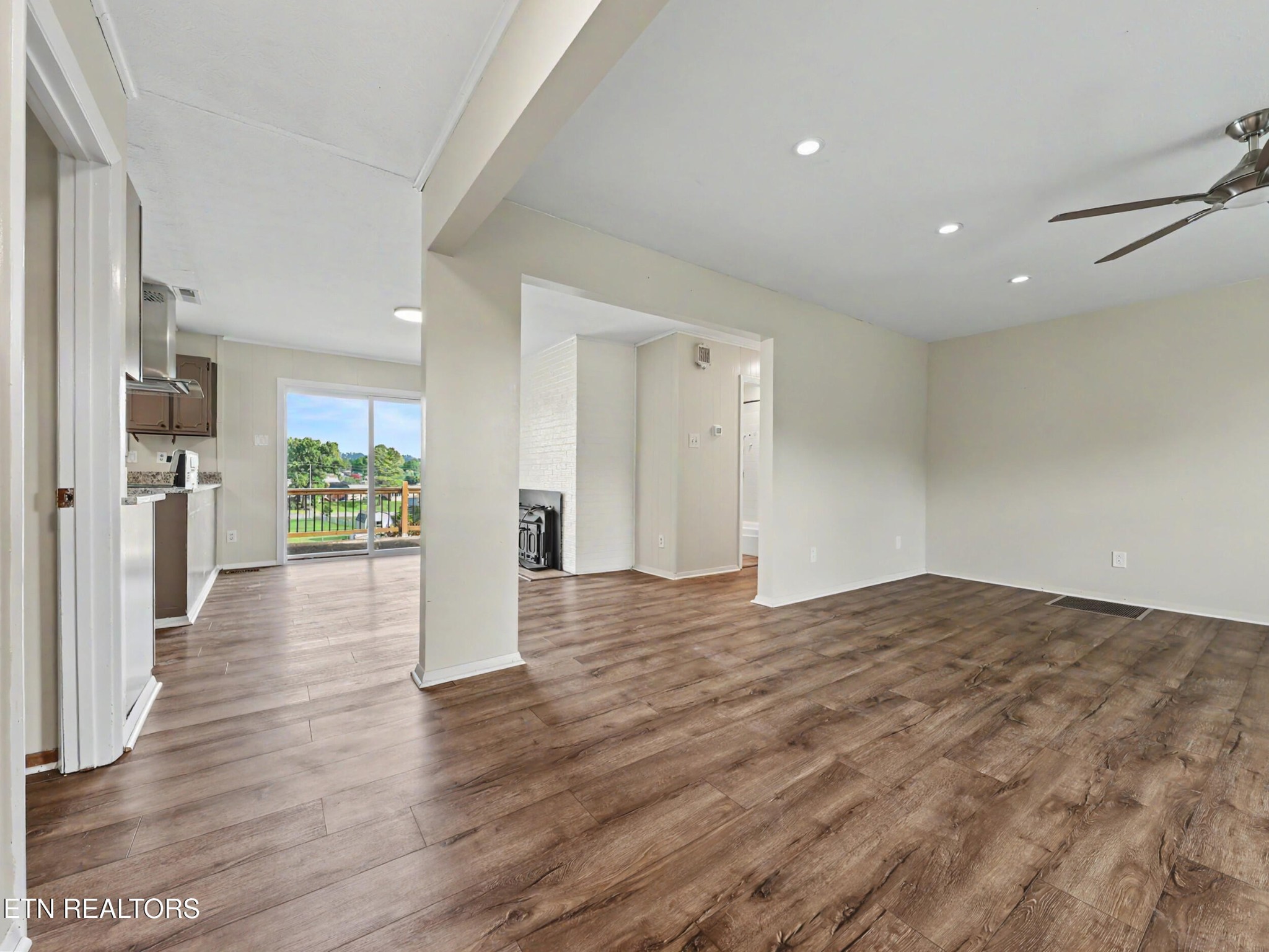 3717 Splendor Drive Property Photo 5