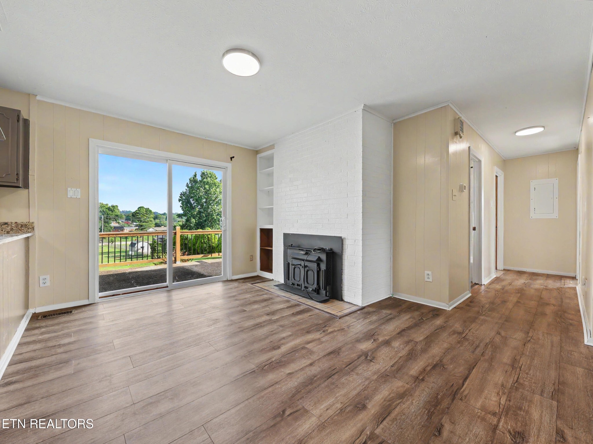 3717 Splendor Drive Property Photo 6