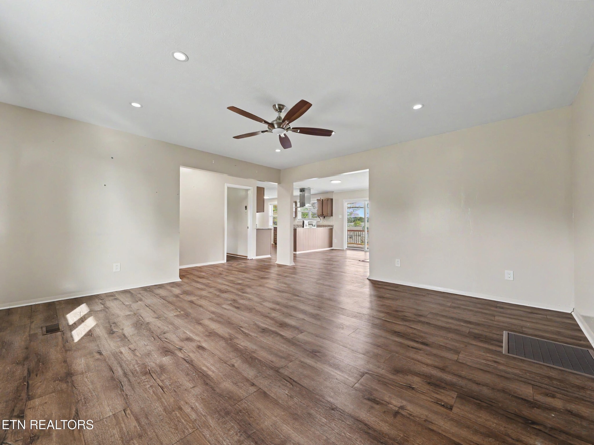 3717 Splendor Drive Property Photo 16