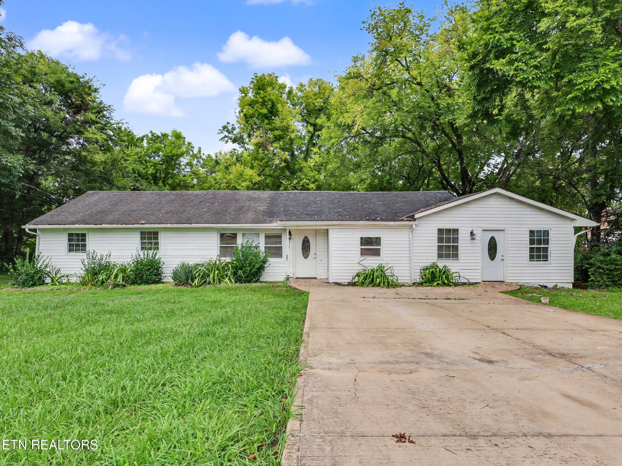 5315 Marguerite Rd Property Photo 1