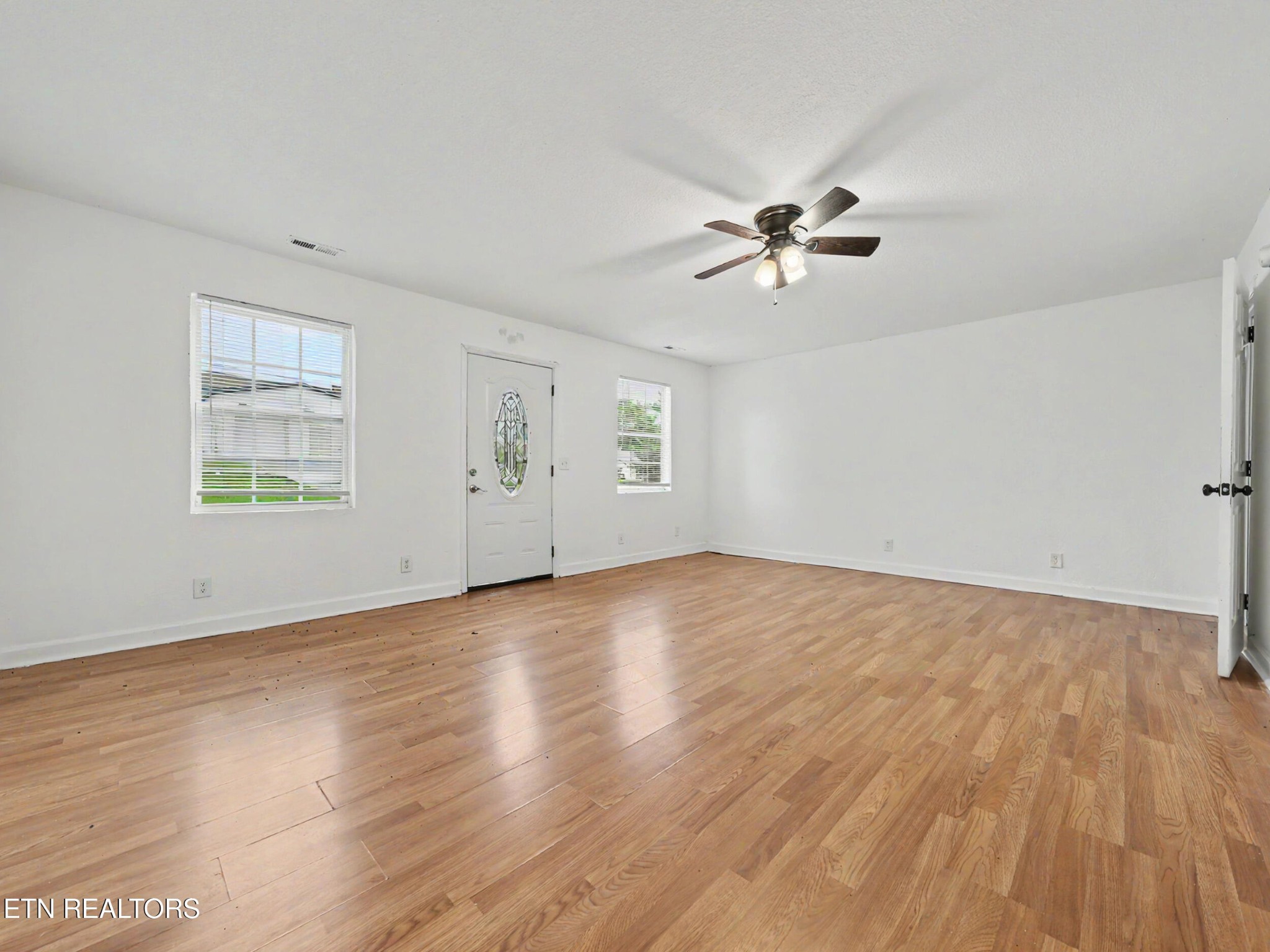 5315 Marguerite Rd Property Photo 4
