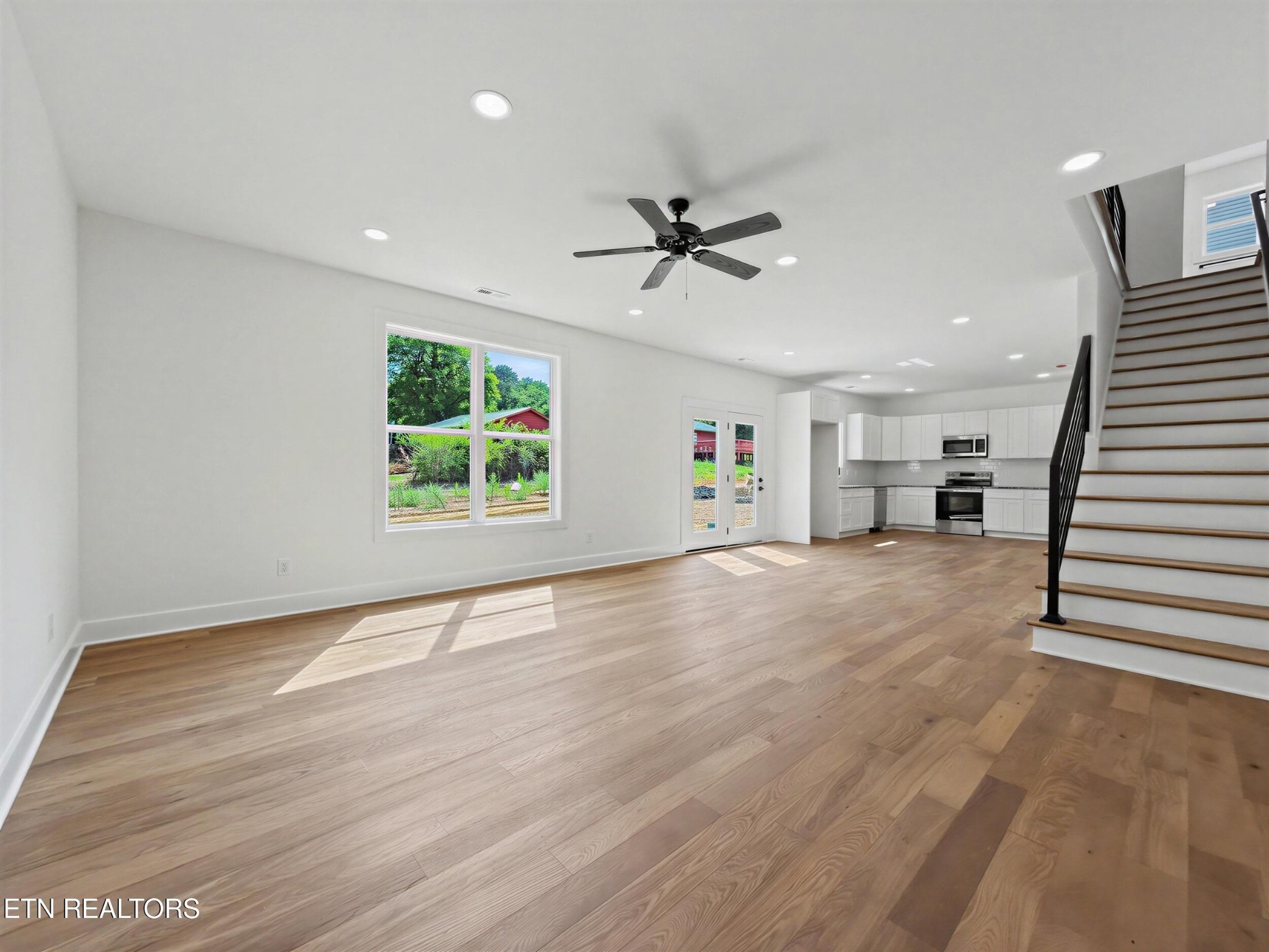 5323 Arza Lane Property Photo 7