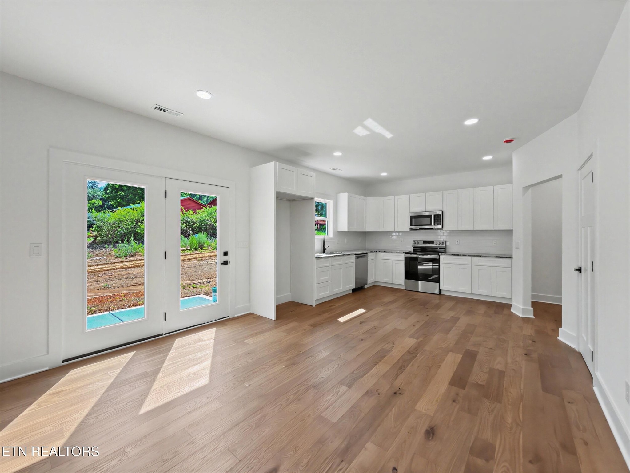5323 Arza Lane Property Photo 10