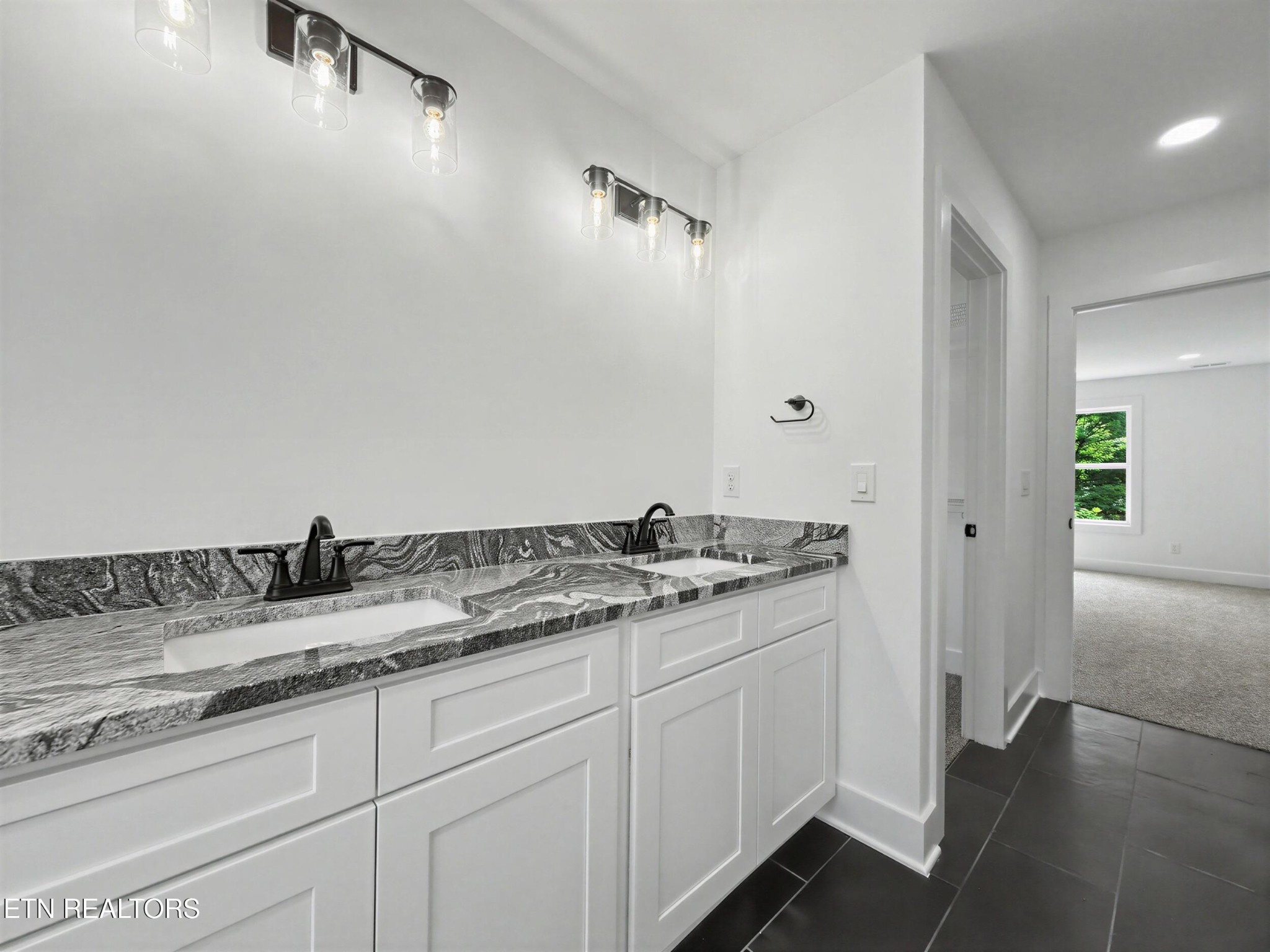 5323 Arza Lane Property Photo 16