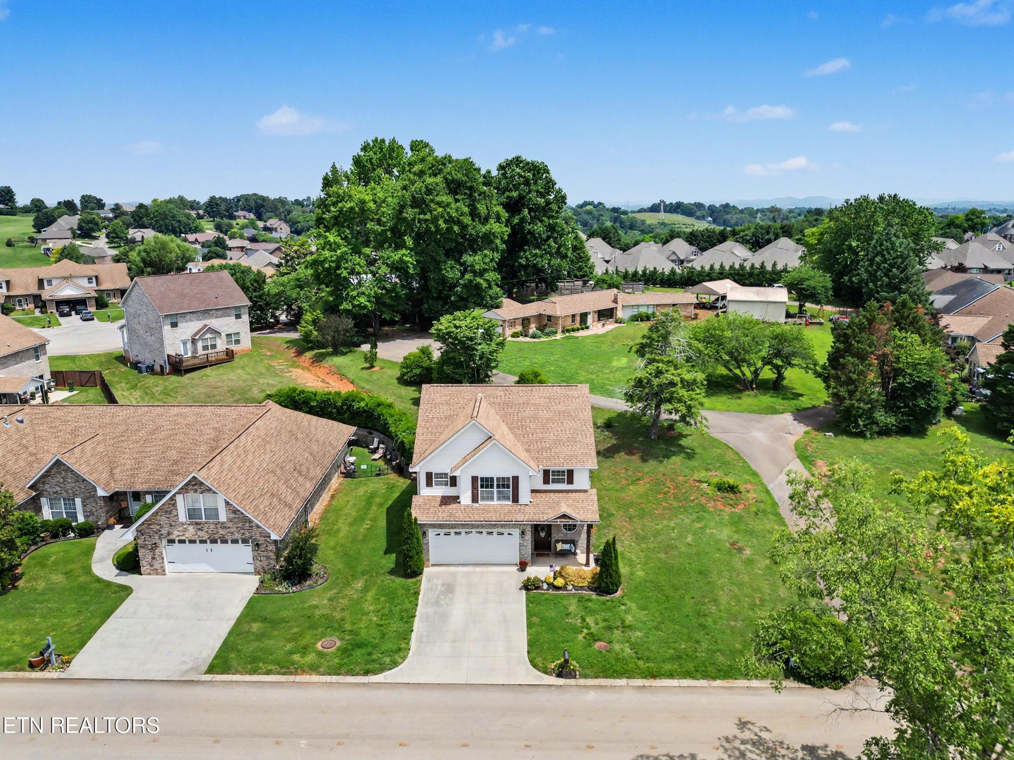 245 Royal Oaks Drive Property Photo 4