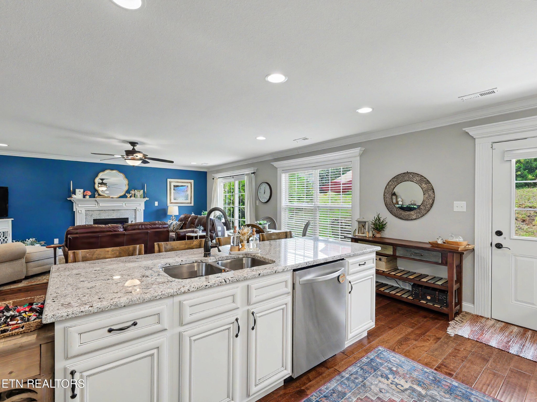 245 Royal Oaks Drive Property Photo 14