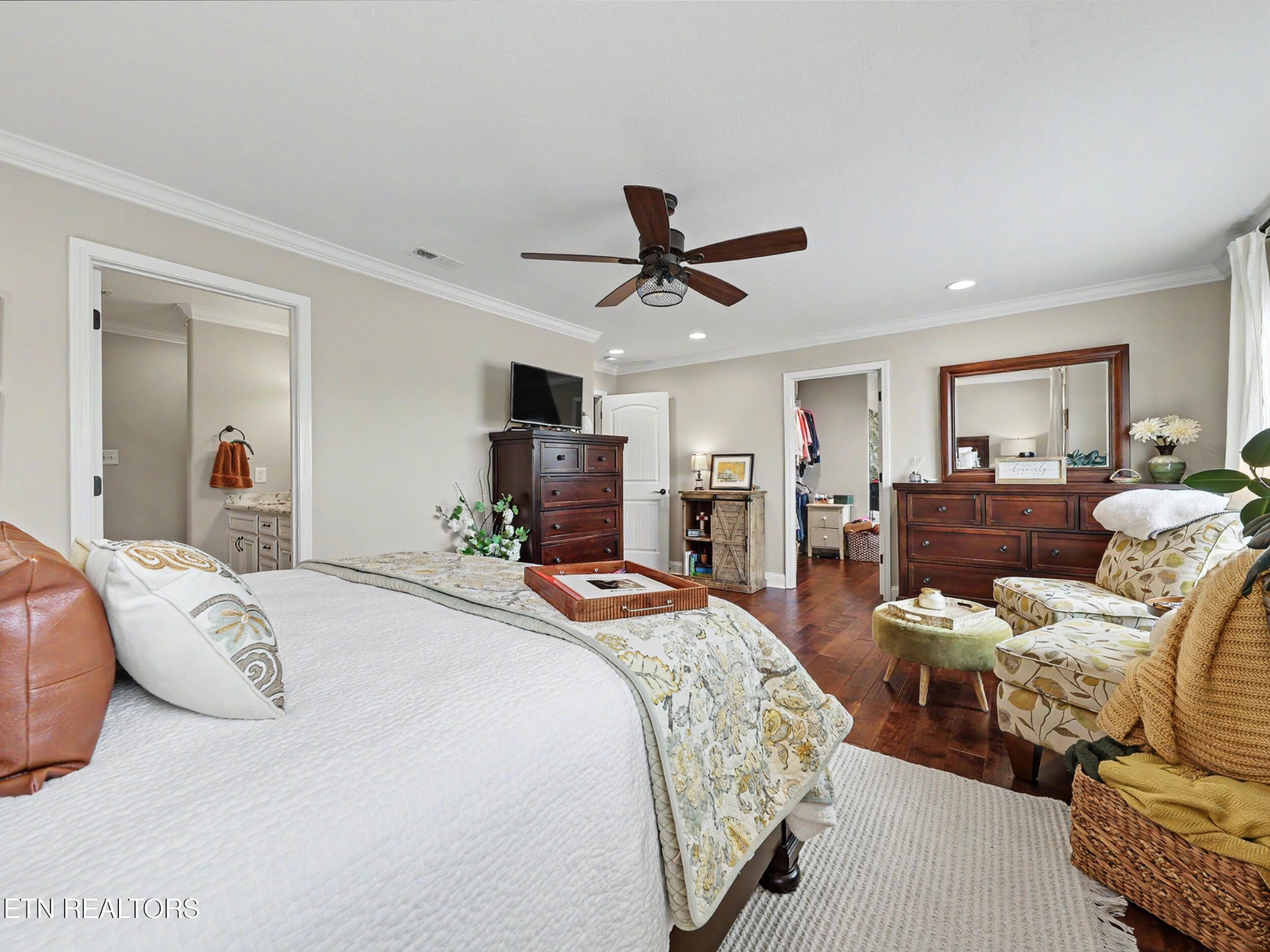 245 Royal Oaks Drive Property Photo 22