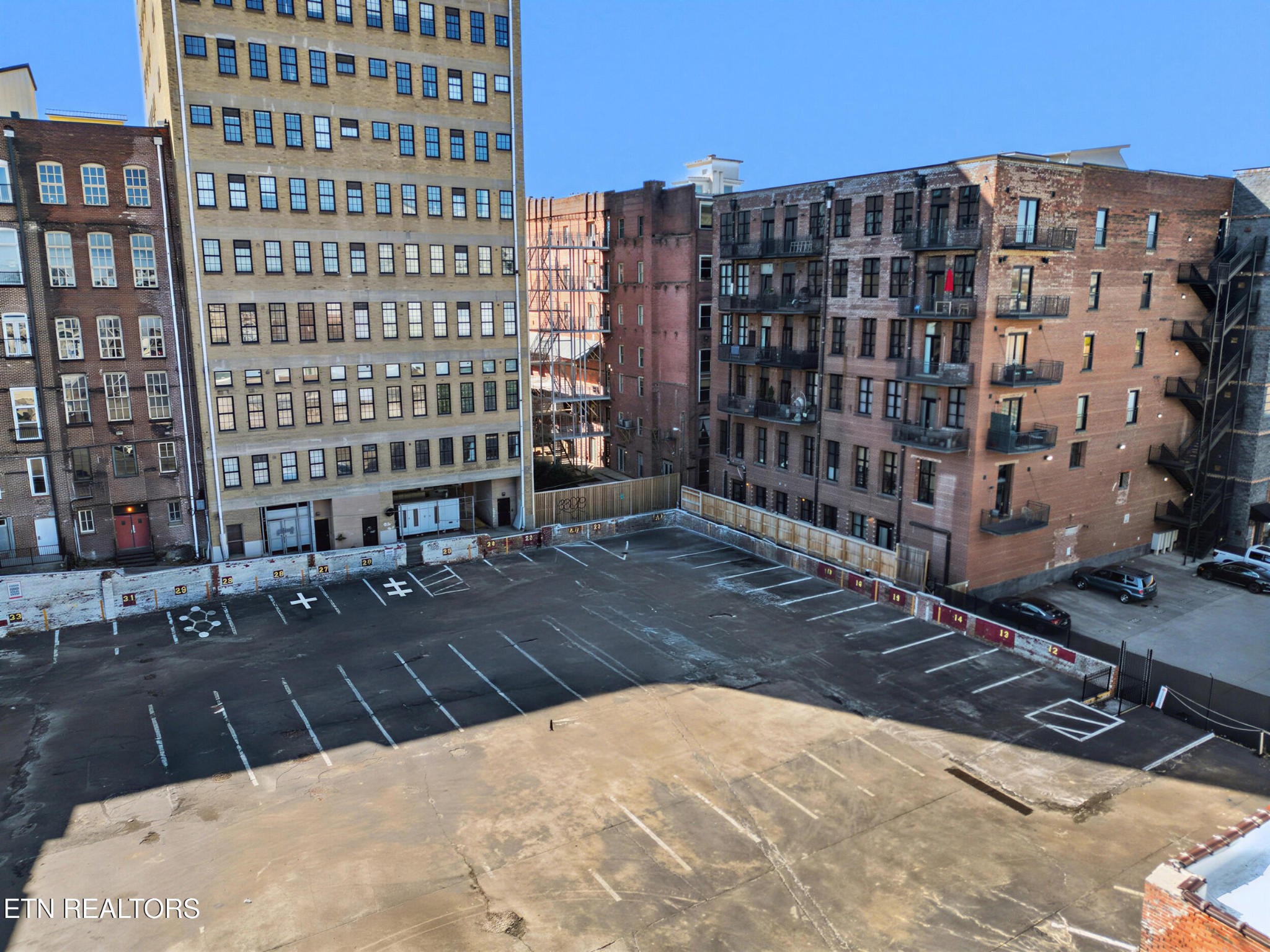 112 S Gay St Property Photo 6
