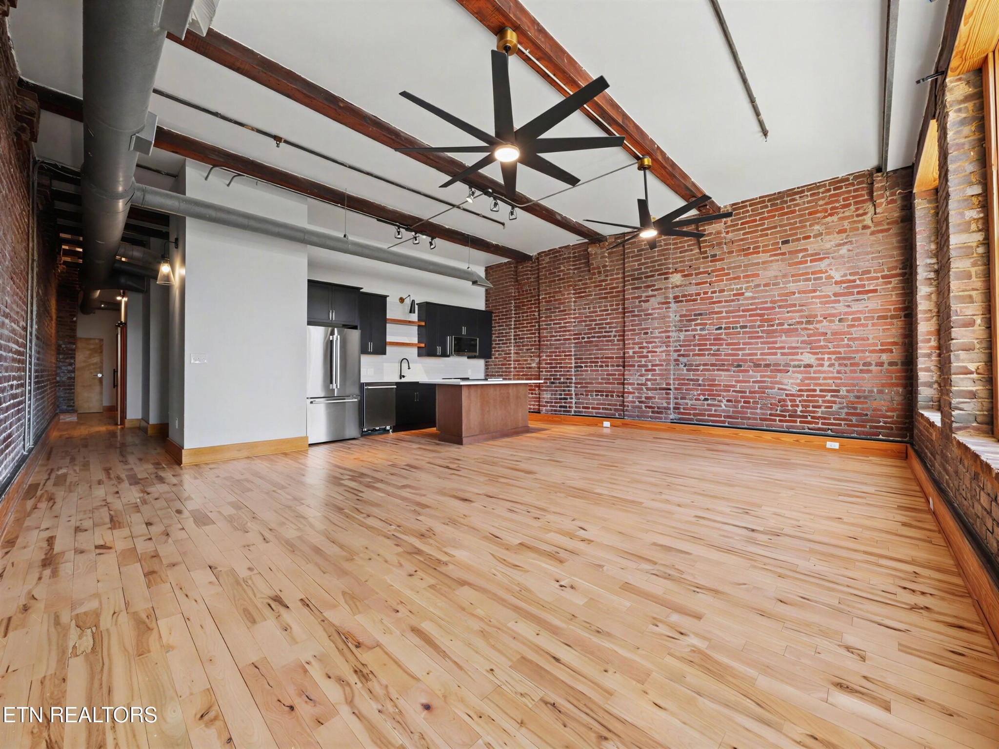 112 S Gay St Property Photo 11