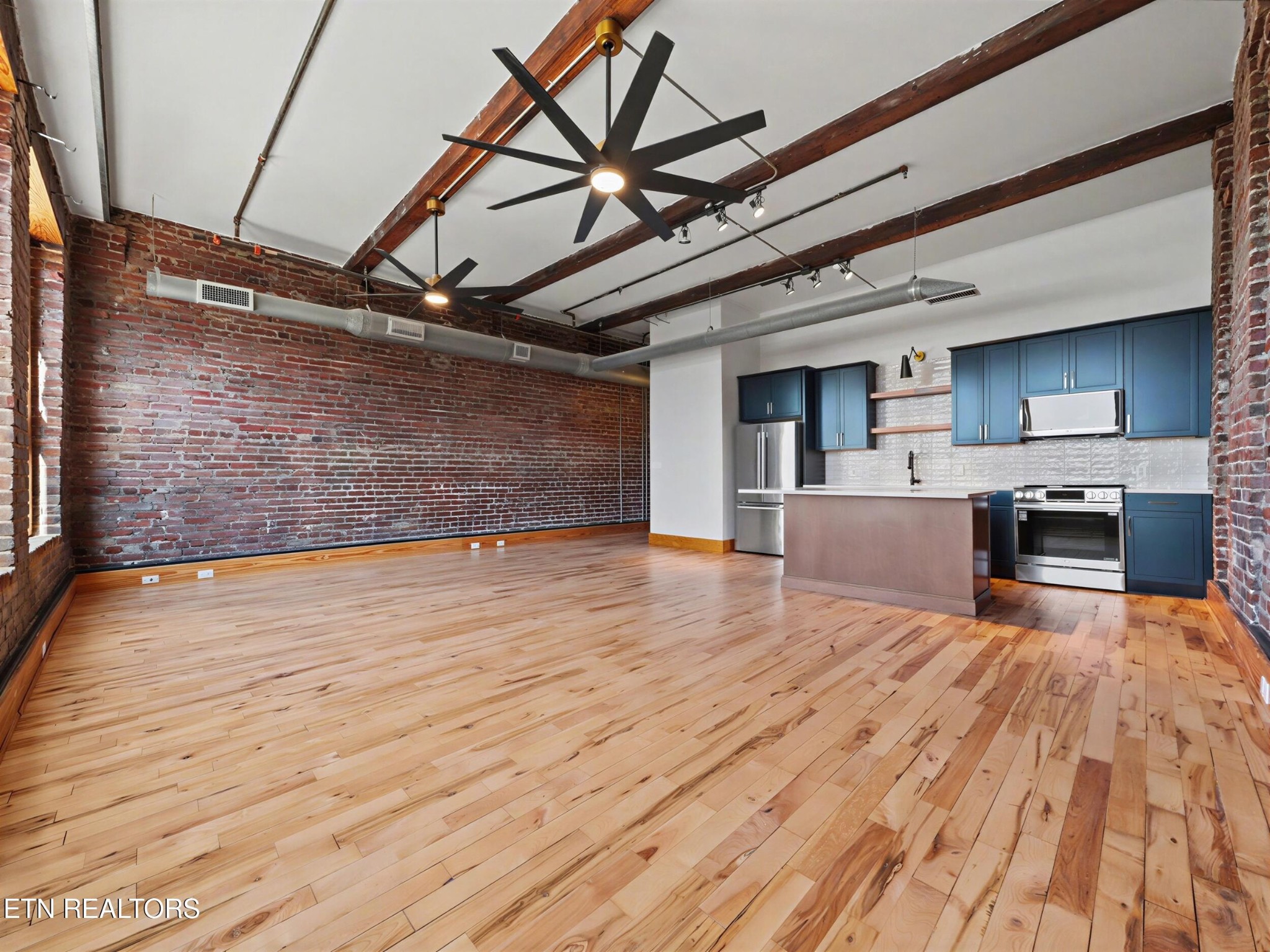 112 S Gay St Property Photo 12