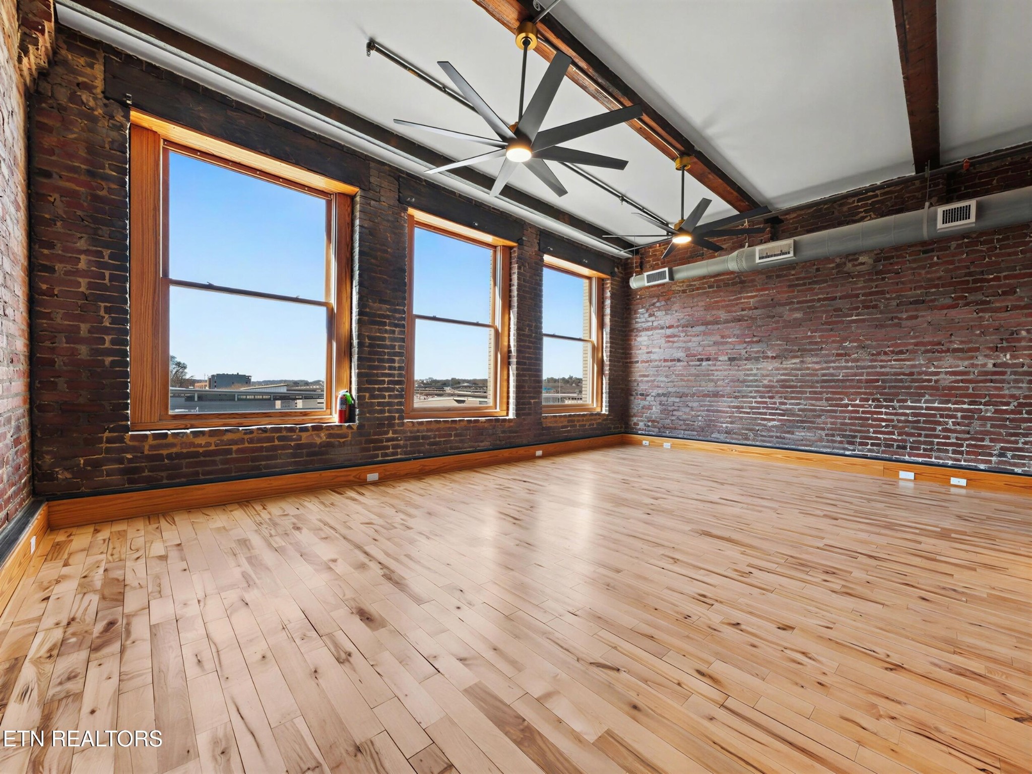 112 S Gay St Property Photo 13