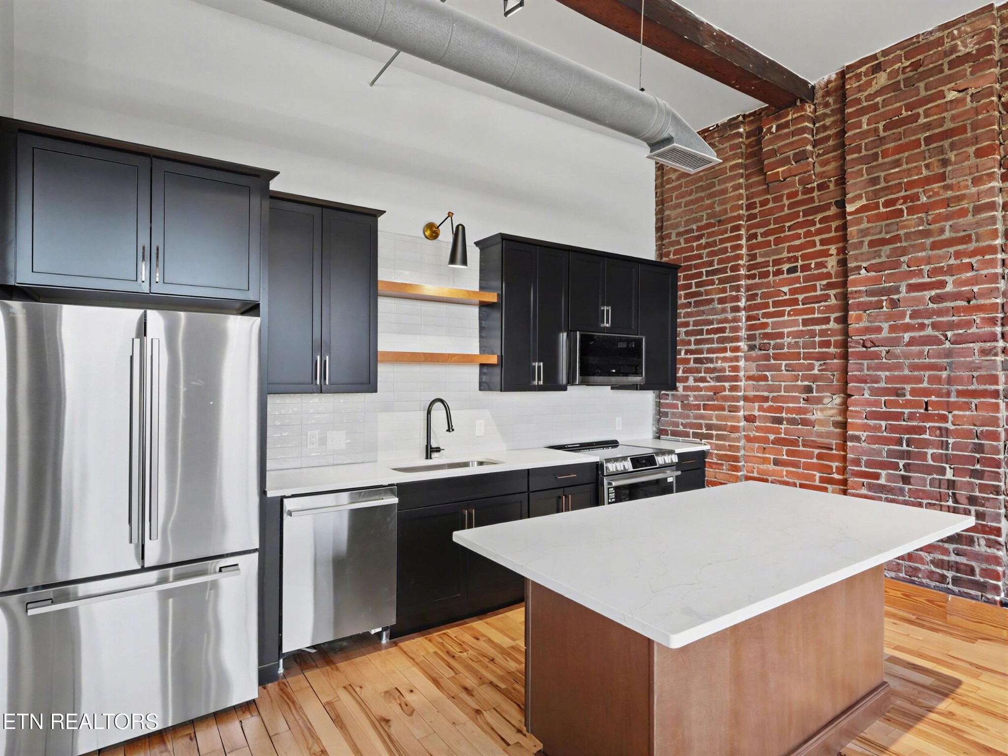 112 S Gay St Property Photo 15