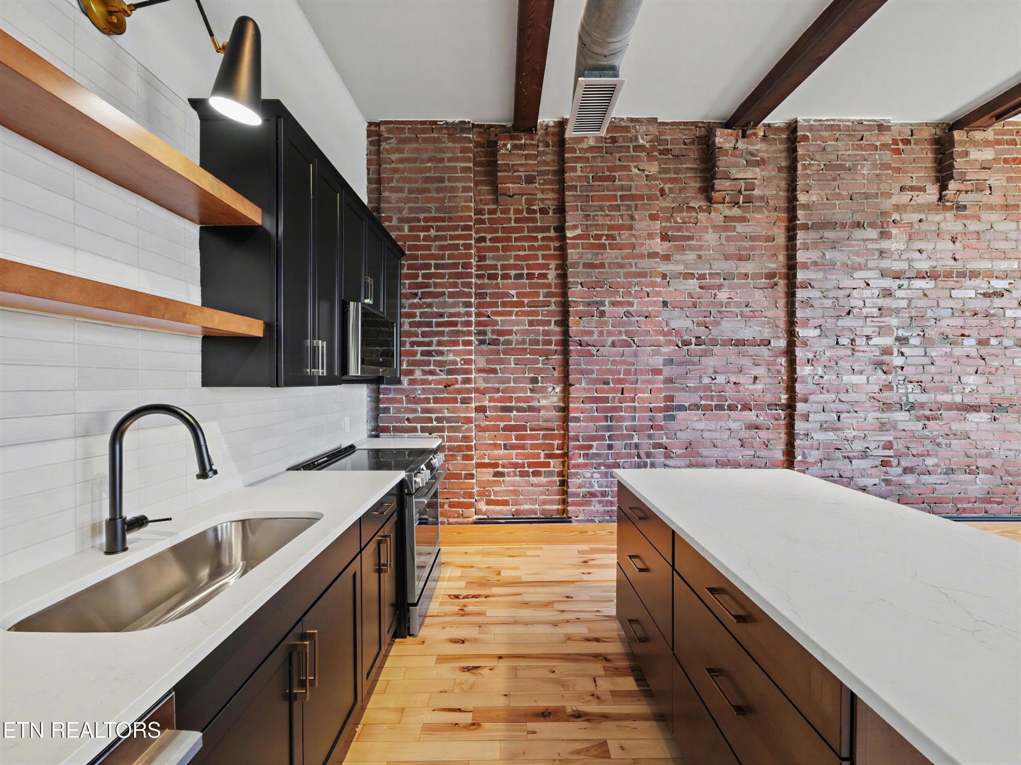 112 S Gay St Property Photo 18