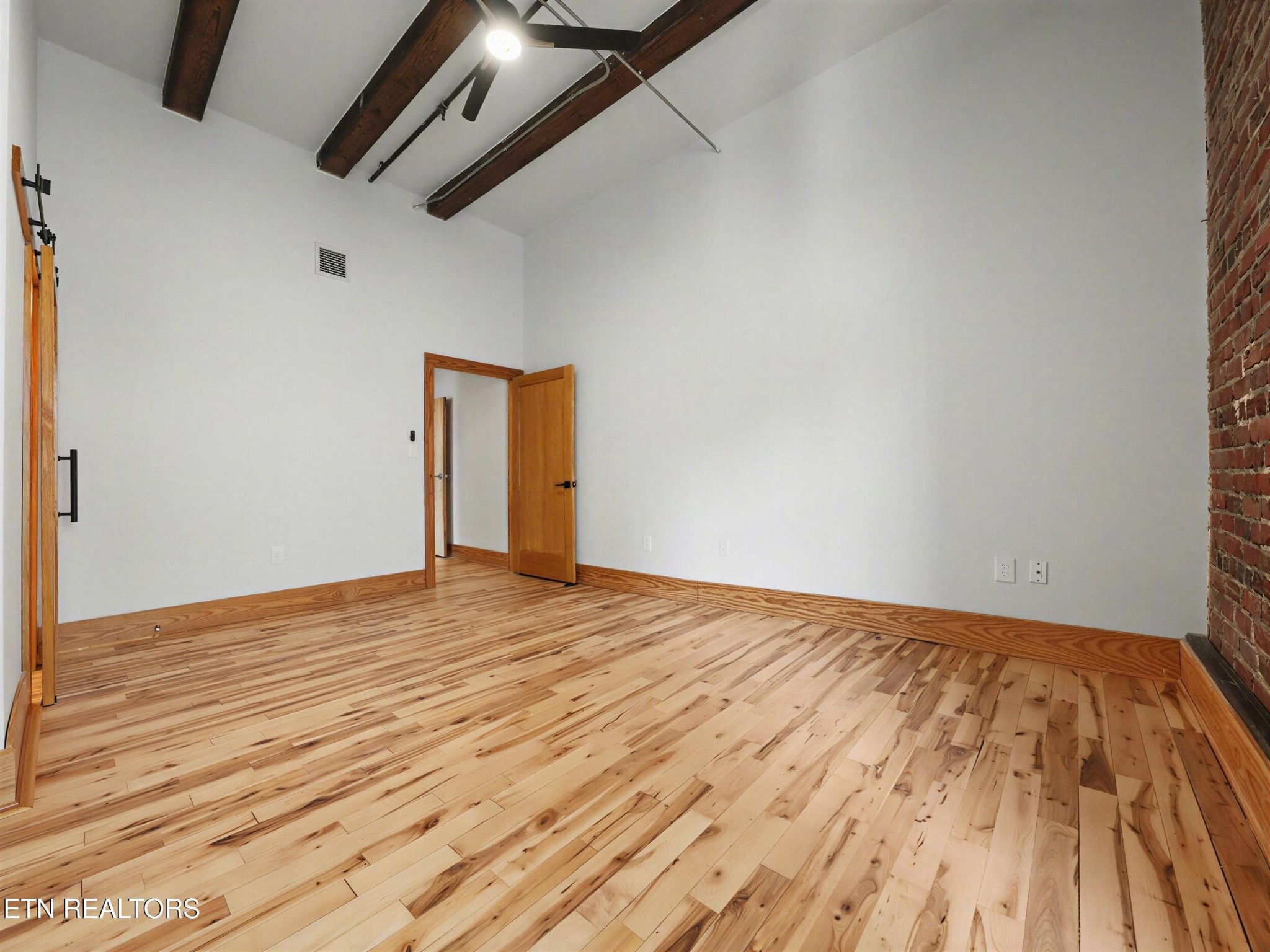112 S Gay St Property Photo 23