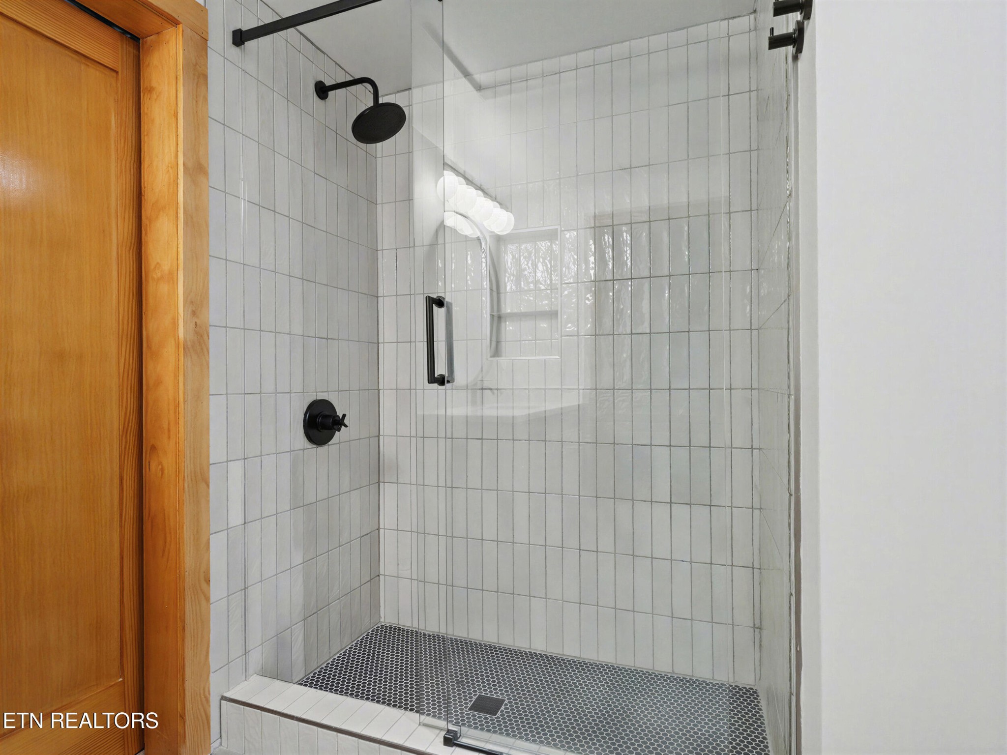 112 S Gay St Property Photo 26