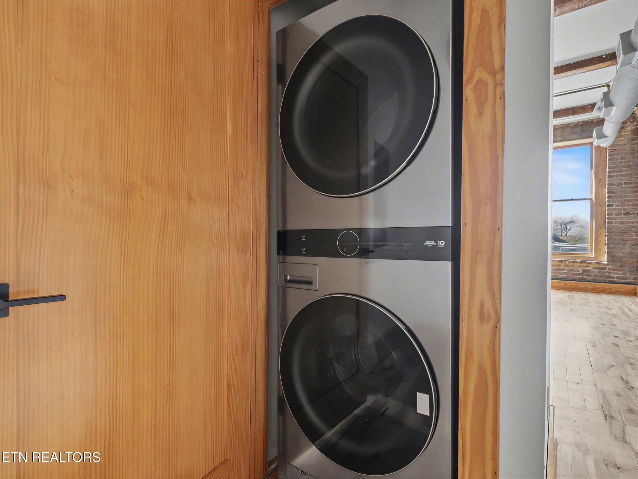 112 S Gay St Property Photo 31