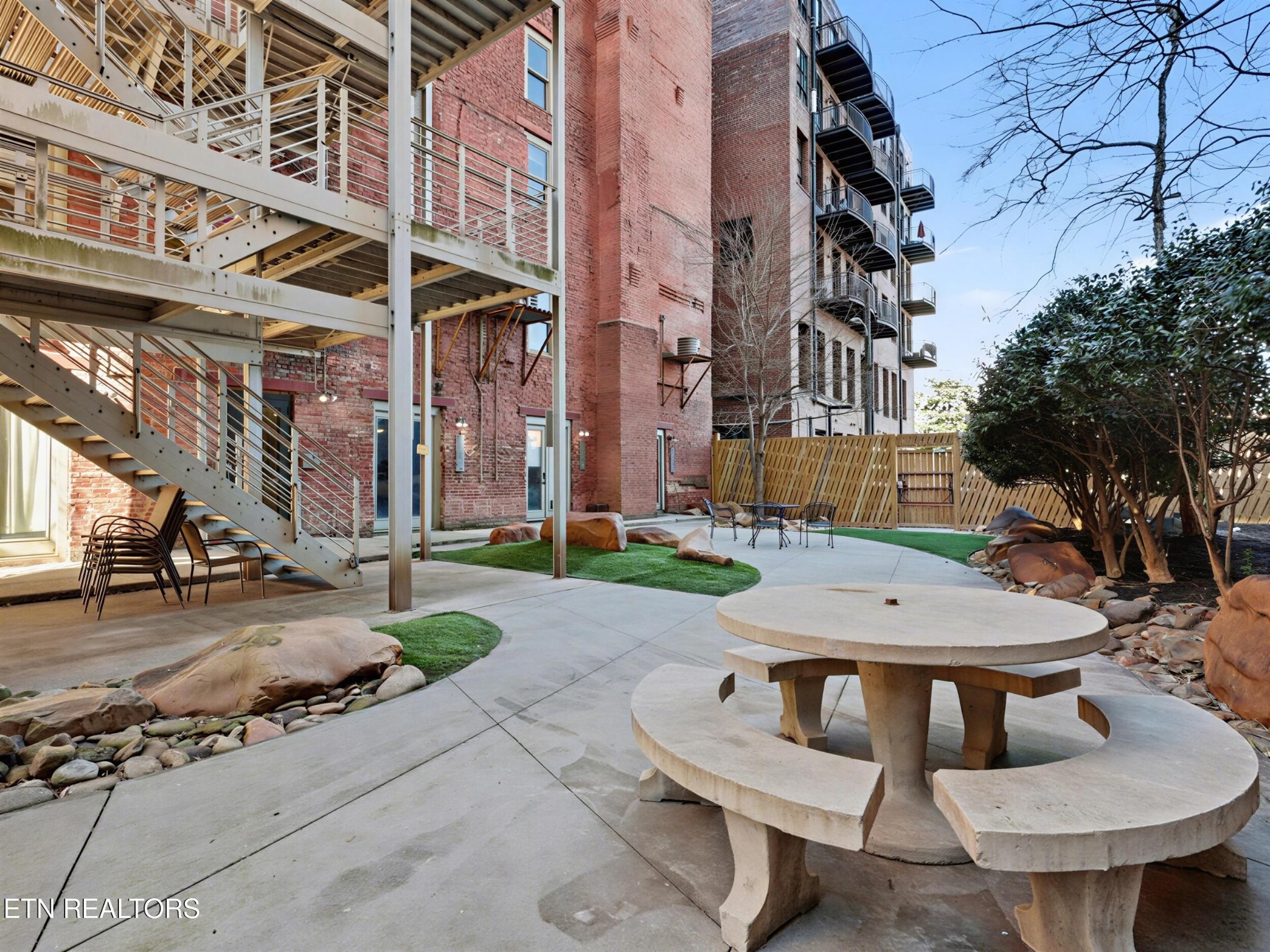 112 S Gay St Property Photo 33