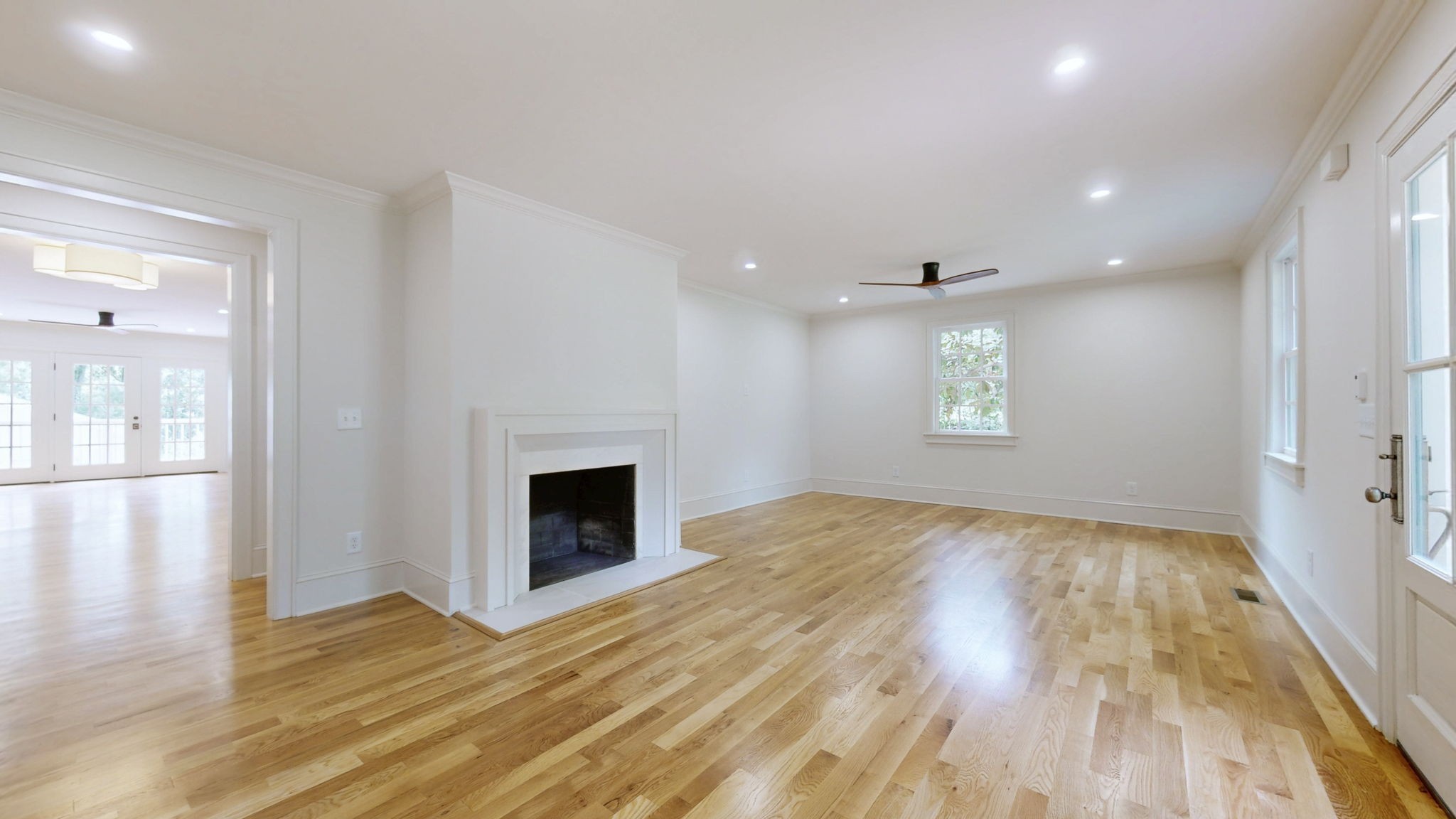402 Lynnwood Blvd Property Photo 26