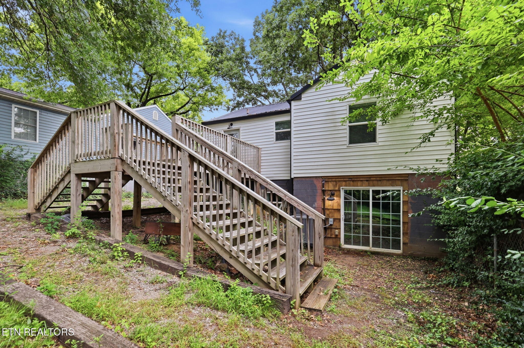2447 Amber St Property Photo 42
