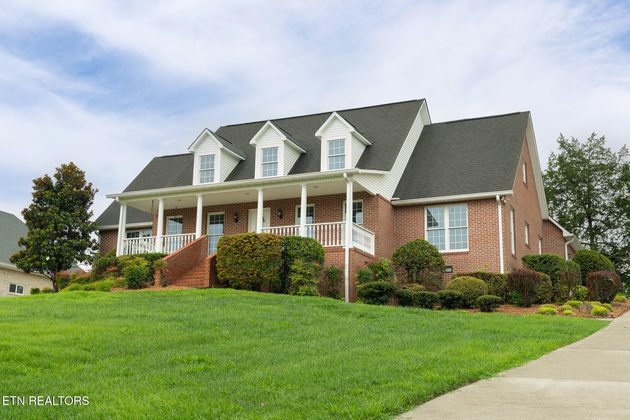 229 High Pointe Village Way Property Photo 1