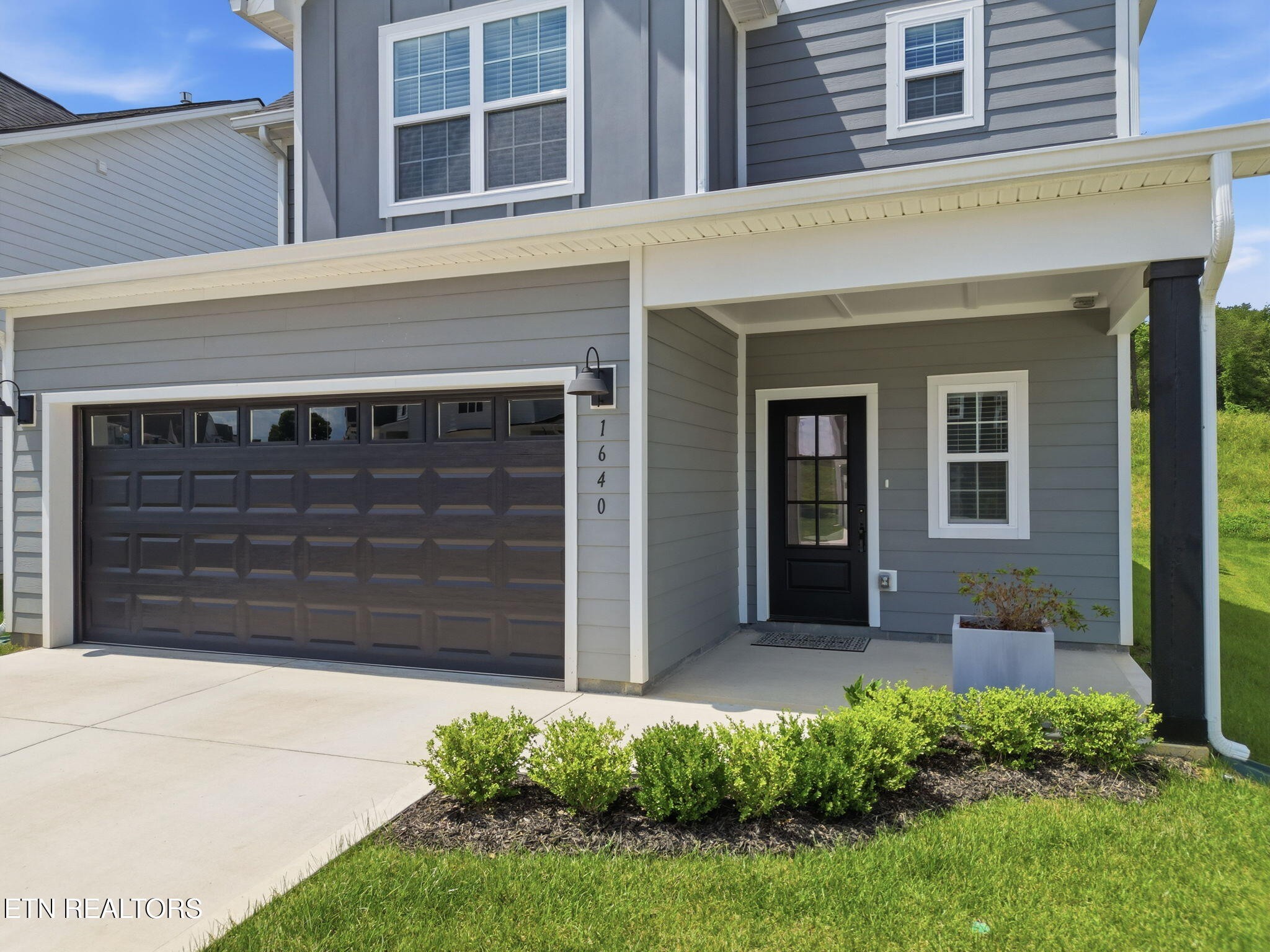 1640 Spring Berry Lane Property Photo 4