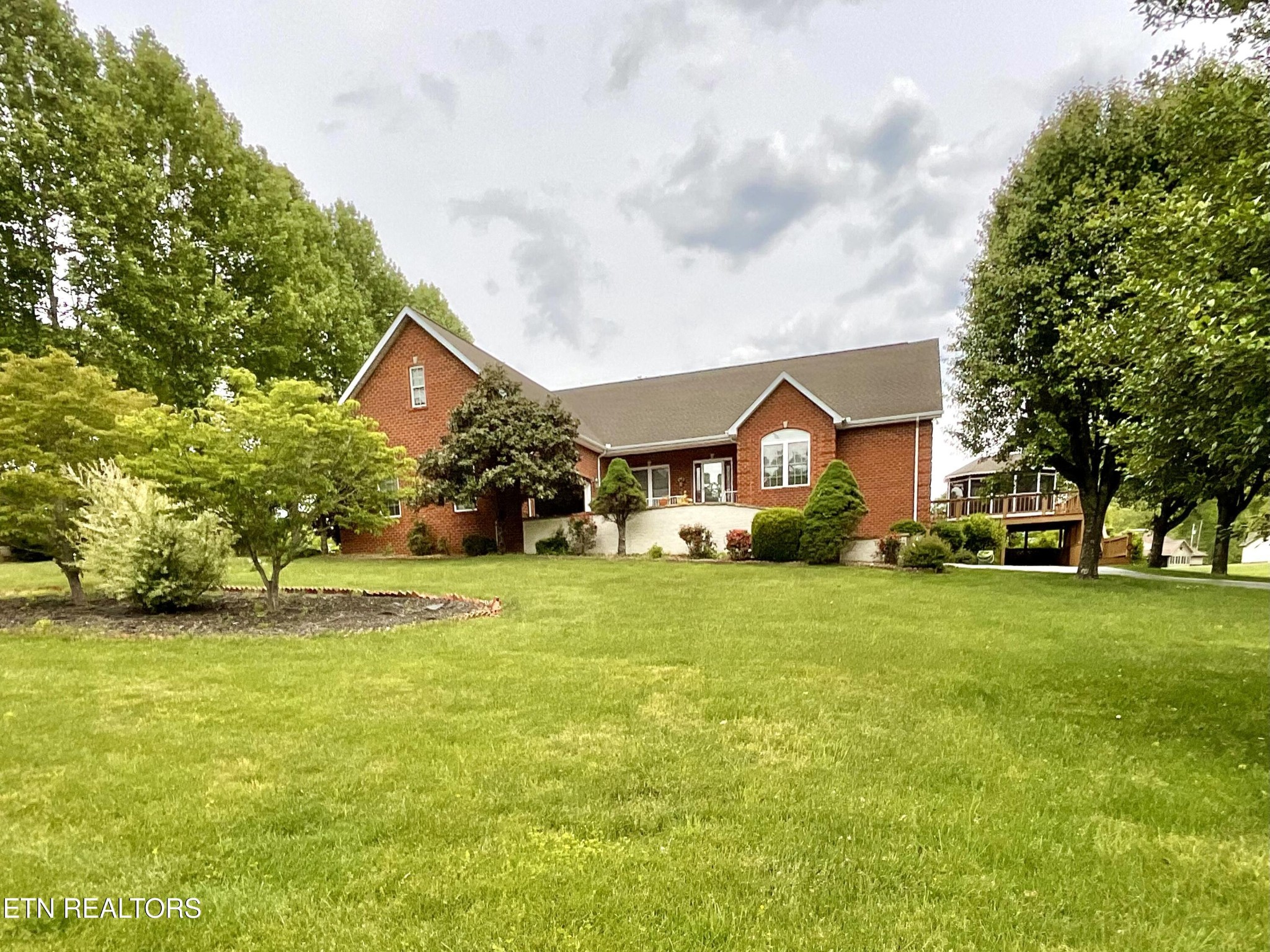 320 Iron Wood Circle Property Photo 3
