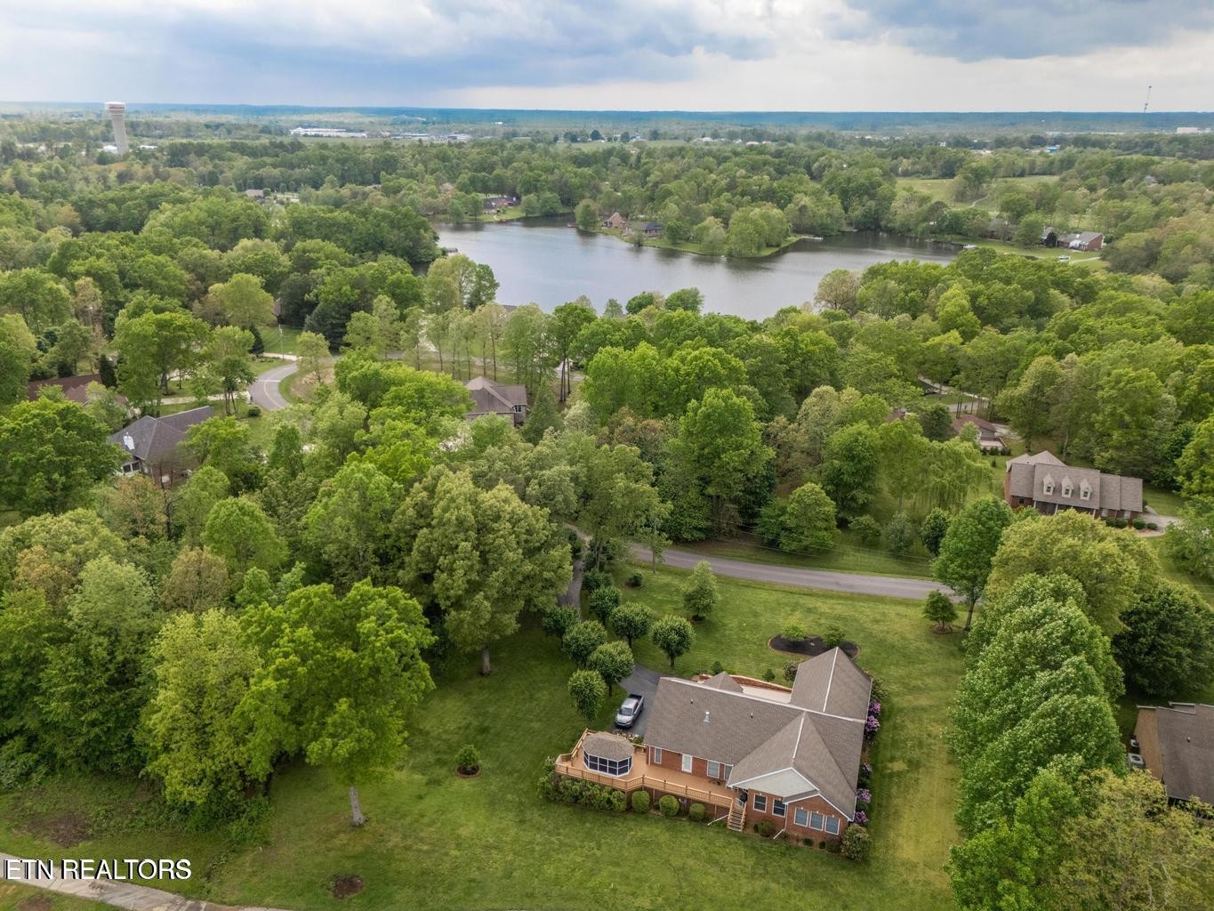 320 Iron Wood Circle Property Photo 4
