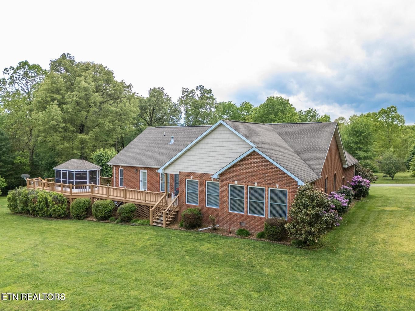 320 Iron Wood Circle Property Photo 5