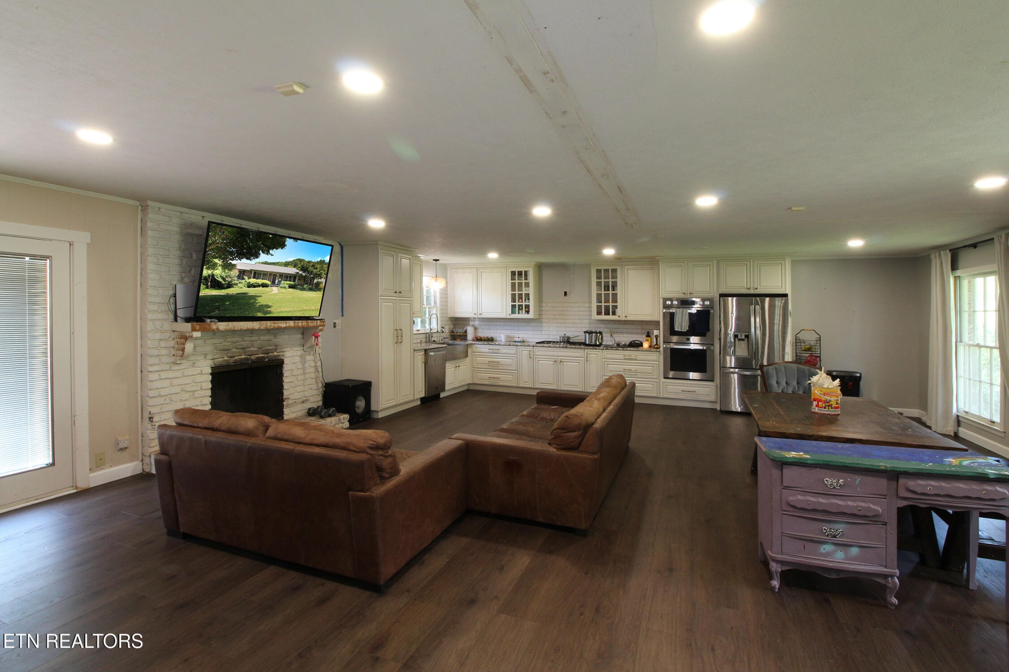 3718 Cherrylog Rd Property Photo 4