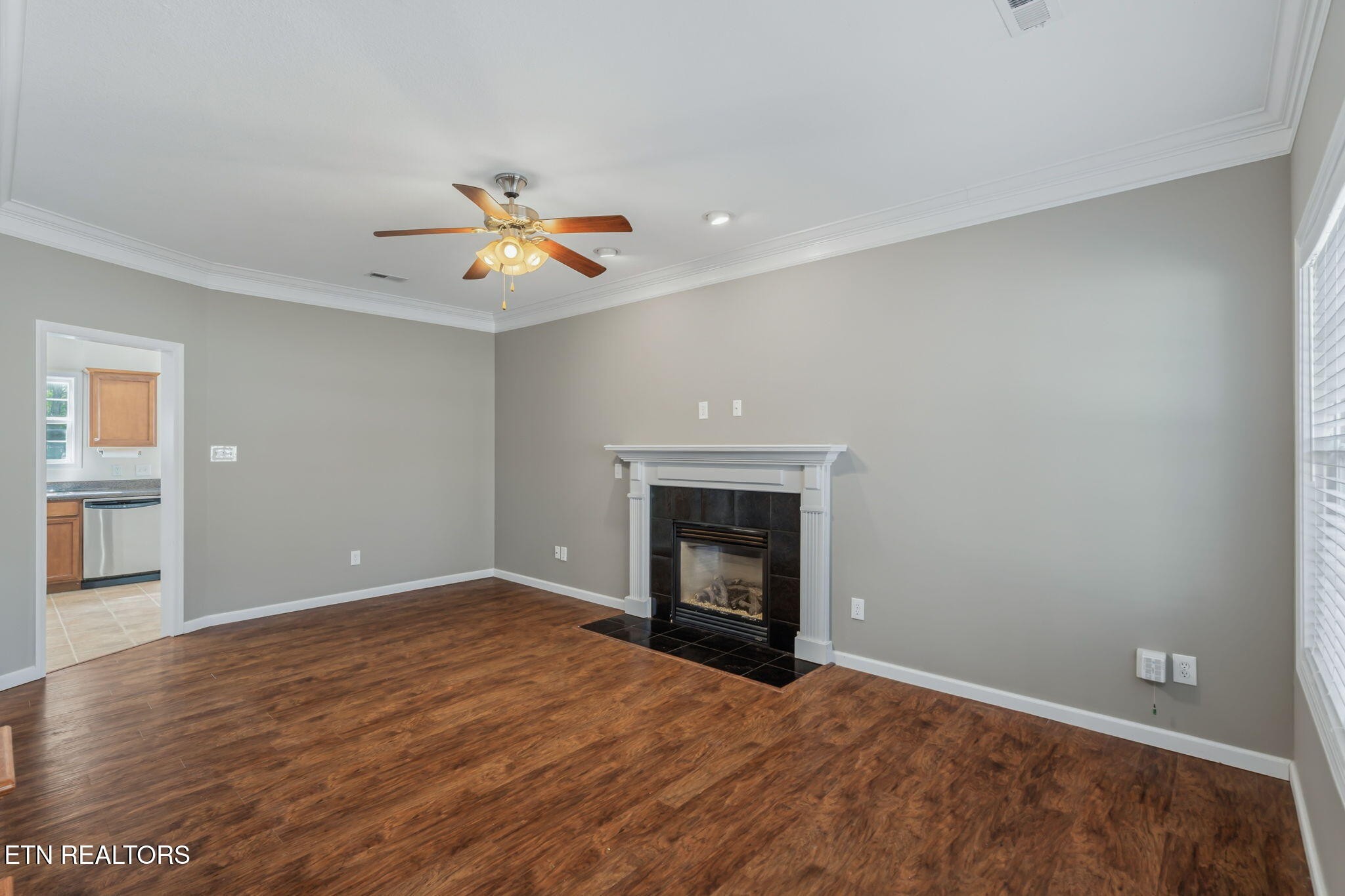 5914 Gray Gables Drive Property Photo 10