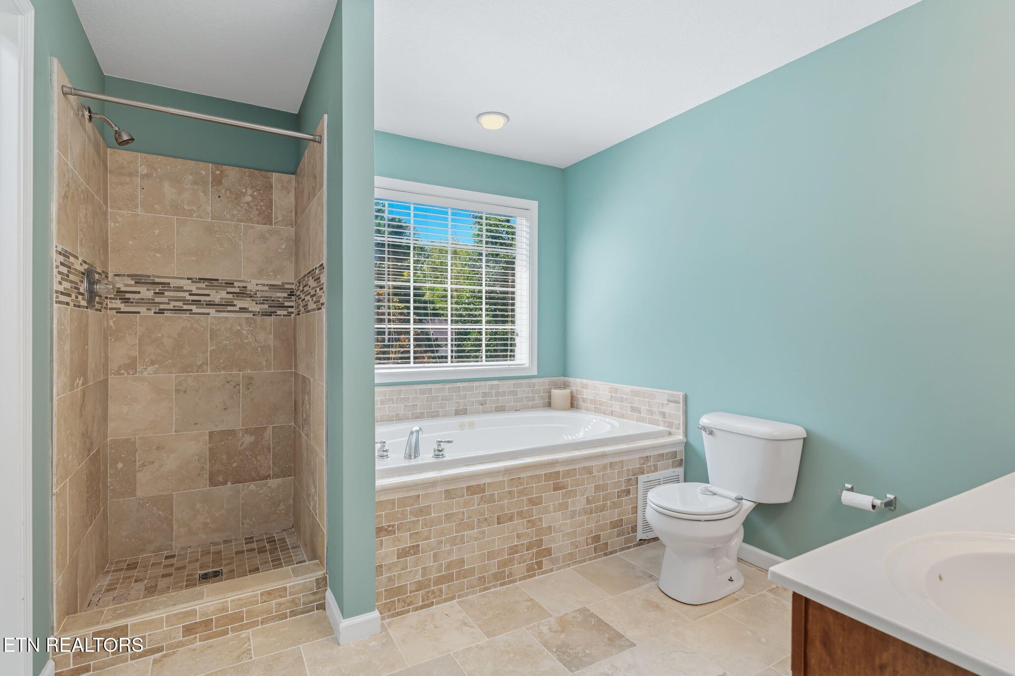5914 Gray Gables Drive Property Photo 28