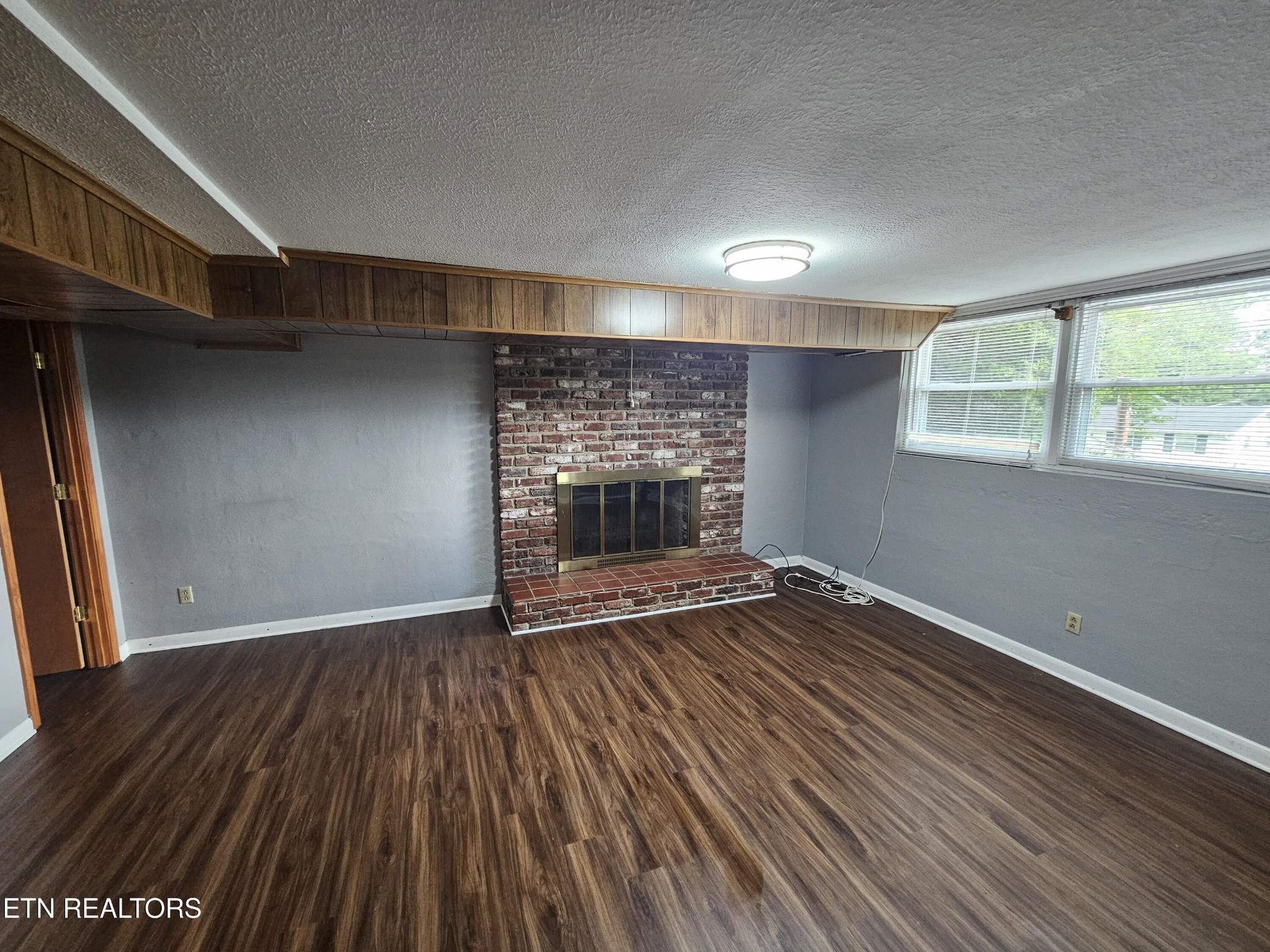 1725 S Forest Drive Property Photo 5