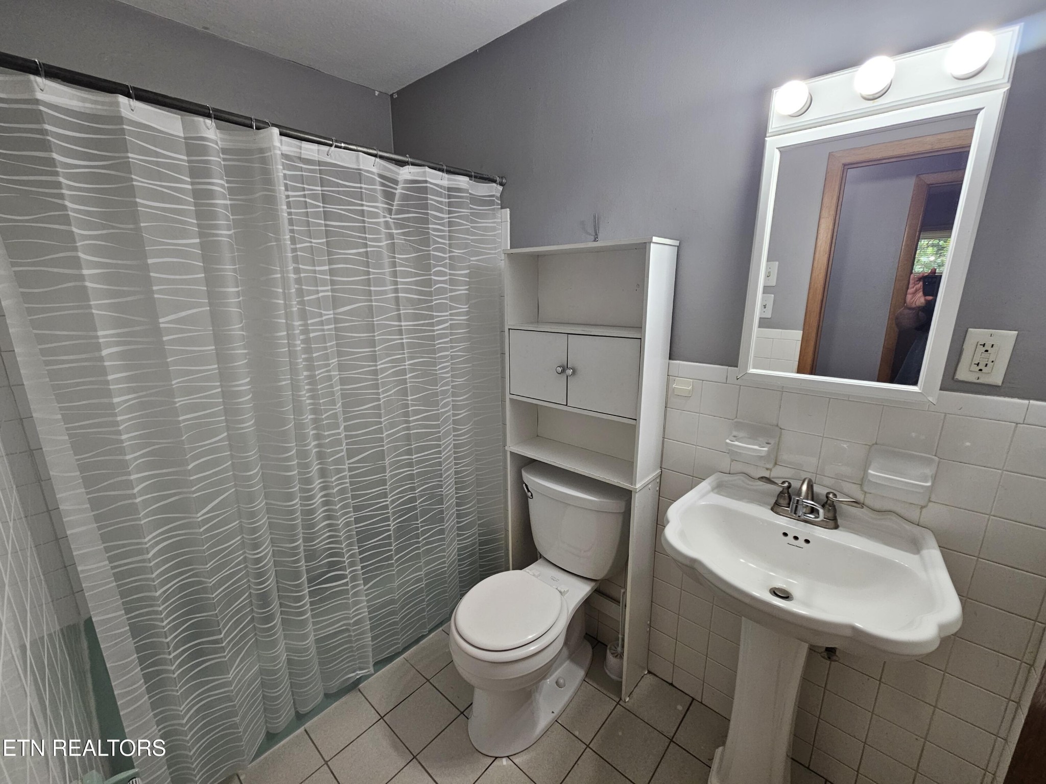 1725 S Forest Drive Property Photo 10
