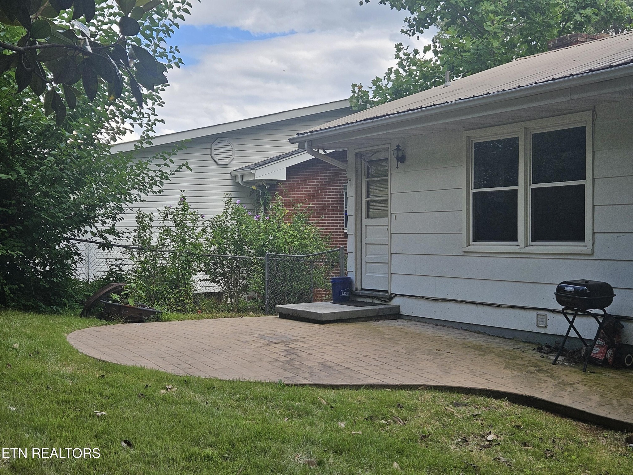 1725 S Forest Drive Property Photo 16