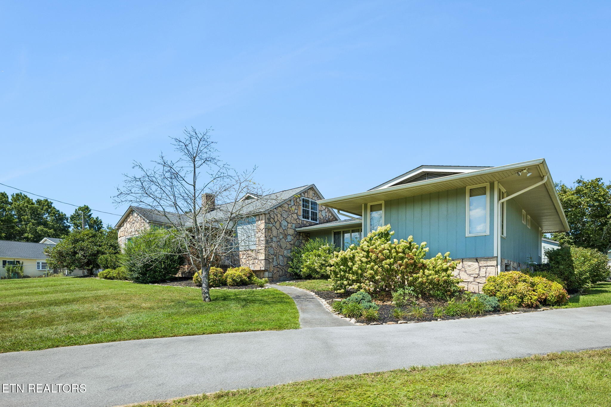 8005 Corryton Luttrell Rd Property Photo 1