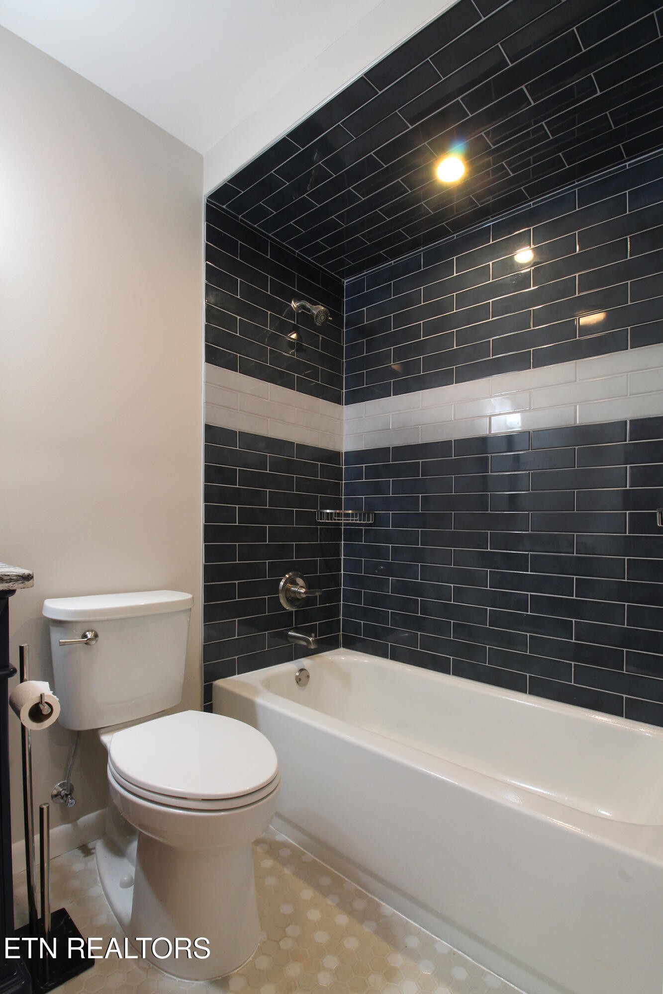 7604 Sw Kingsbury Drive Property Photo 14