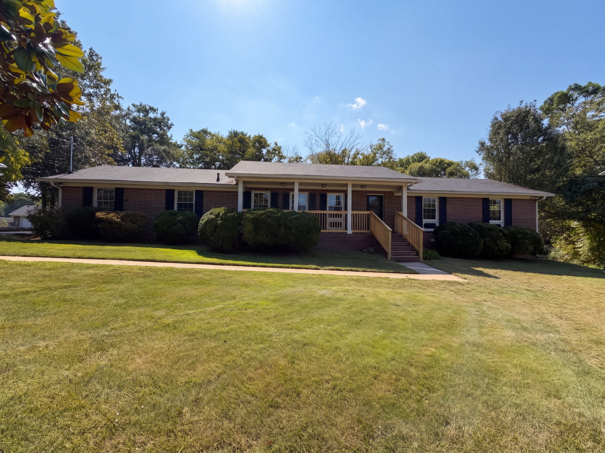 1005 Roseview Dr Property Photo 1