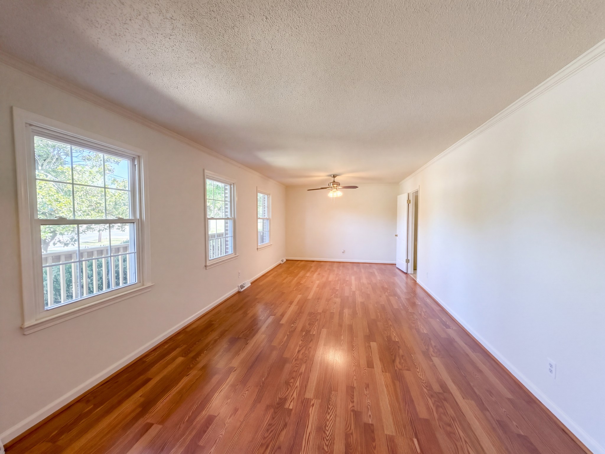 1005 Roseview Dr Property Photo 5