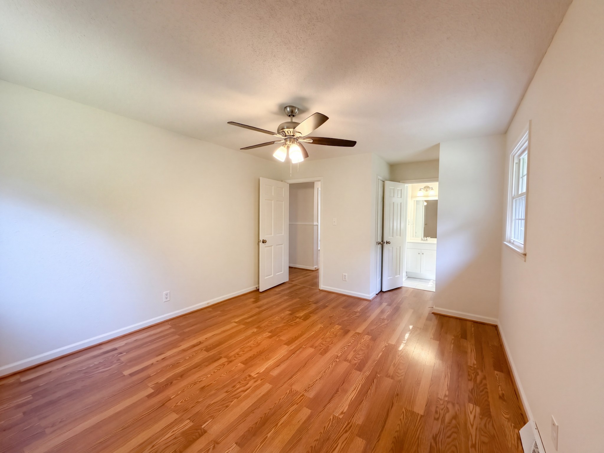 1005 Roseview Dr Property Photo 8