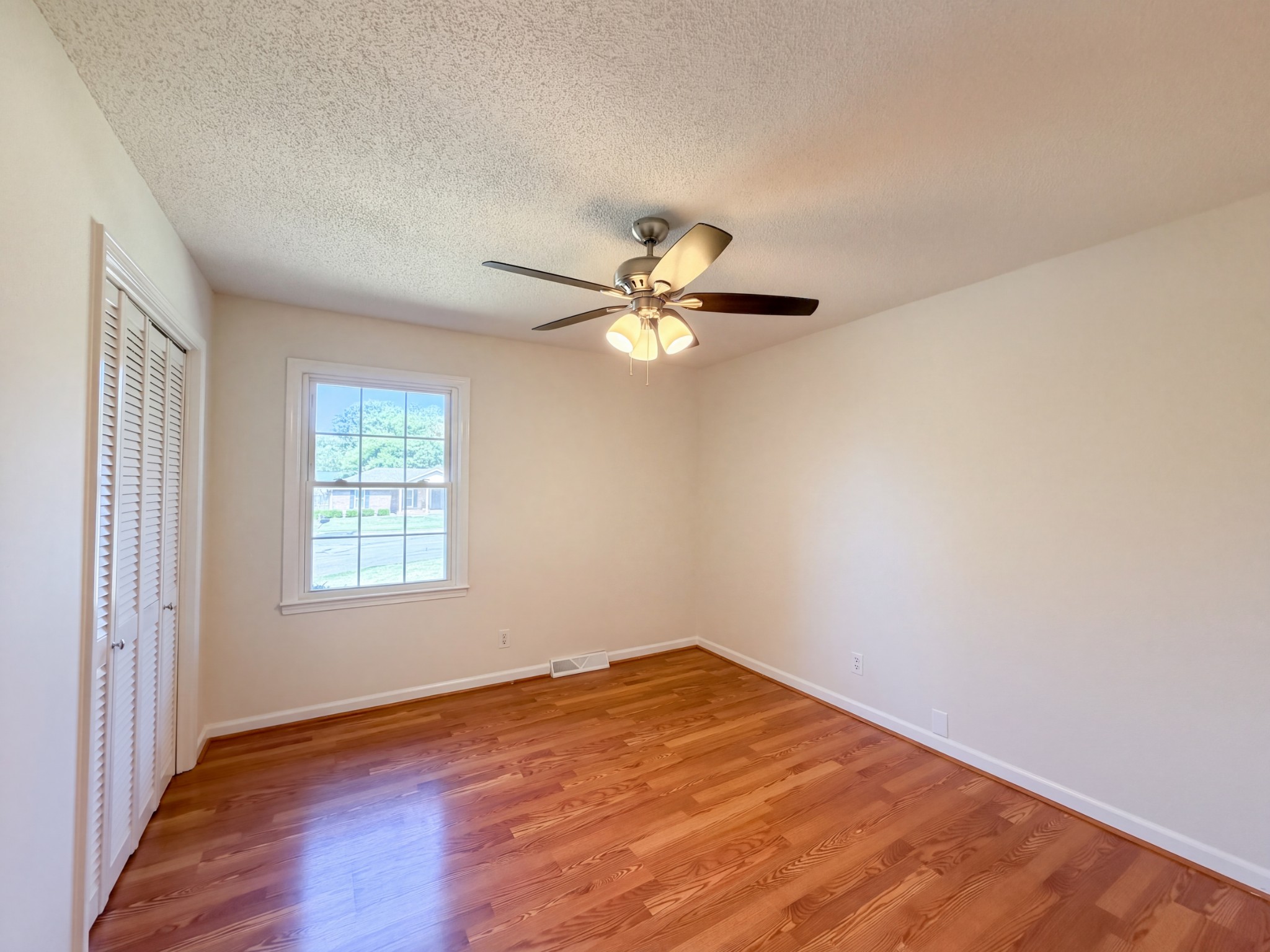 1005 Roseview Dr Property Photo 9