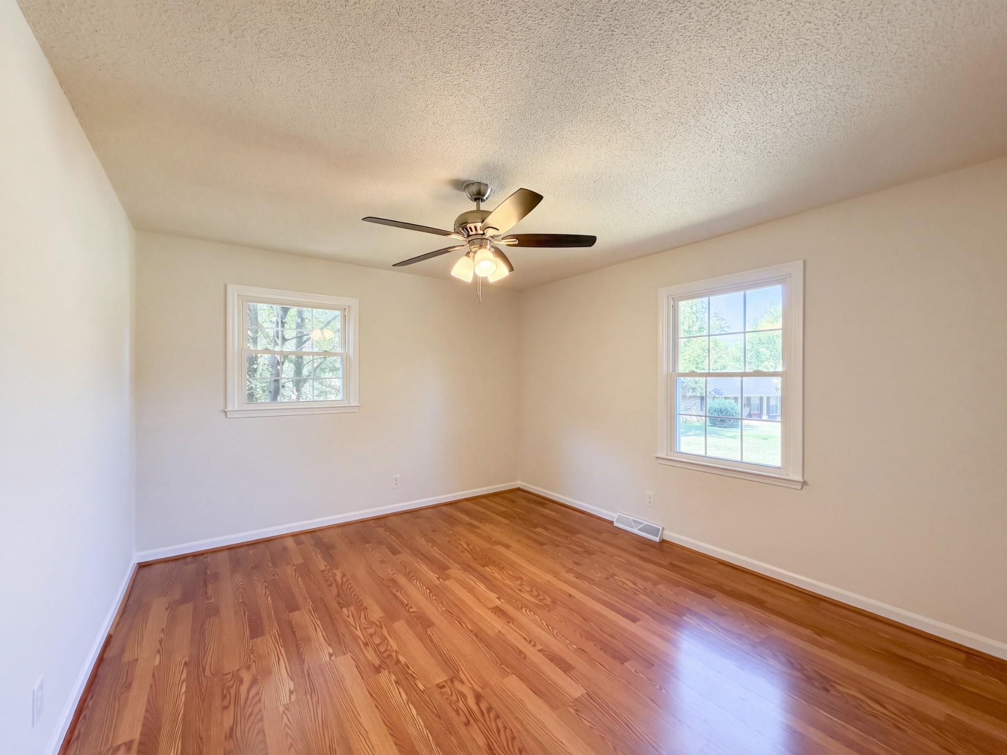 1005 Roseview Dr Property Photo 12