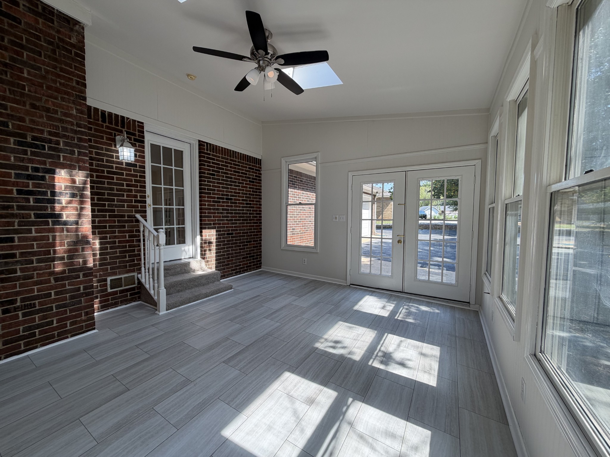 1005 Roseview Dr Property Photo 16