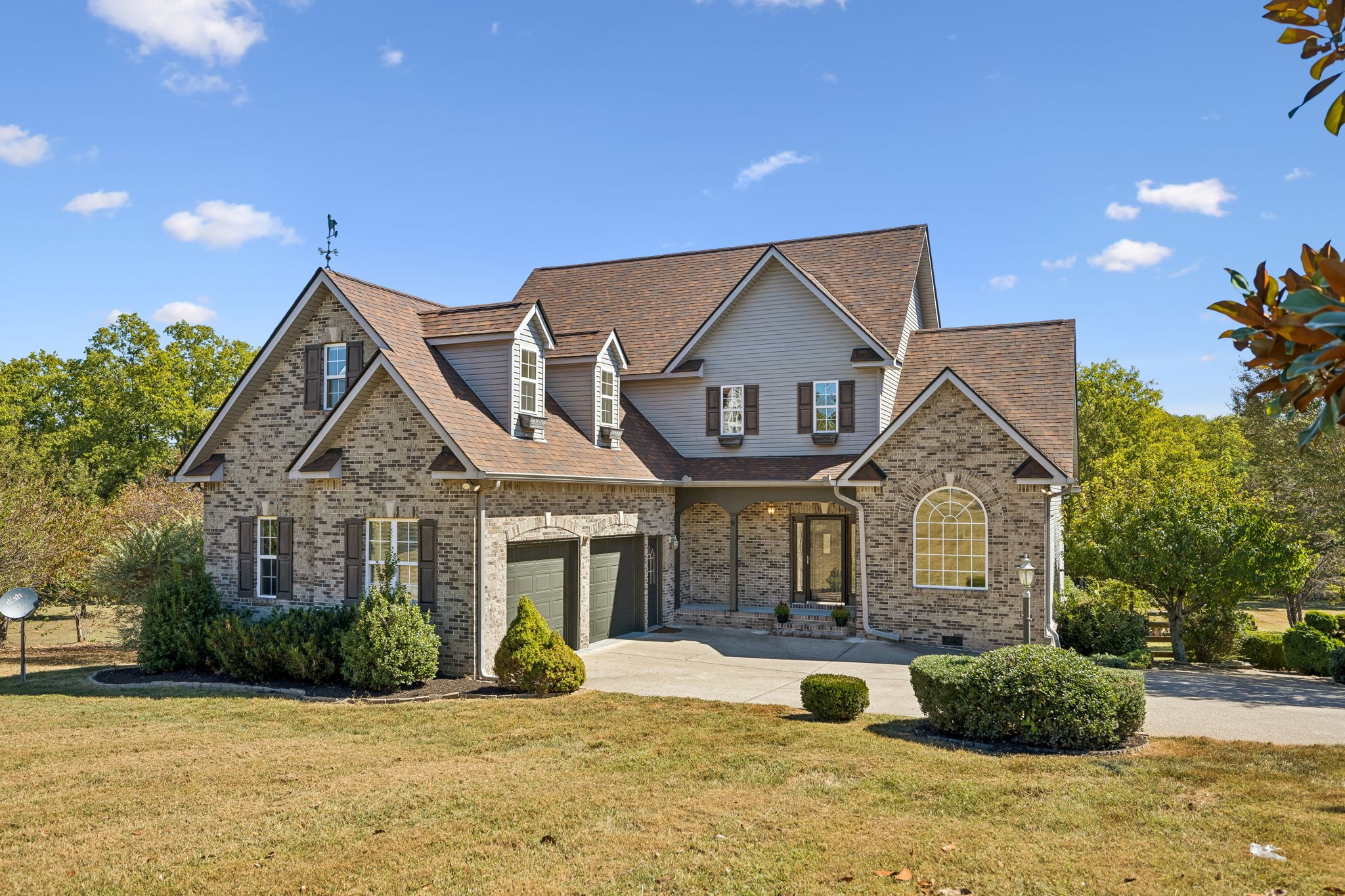 2216 Twin Peaks Ct Property Photo 1
