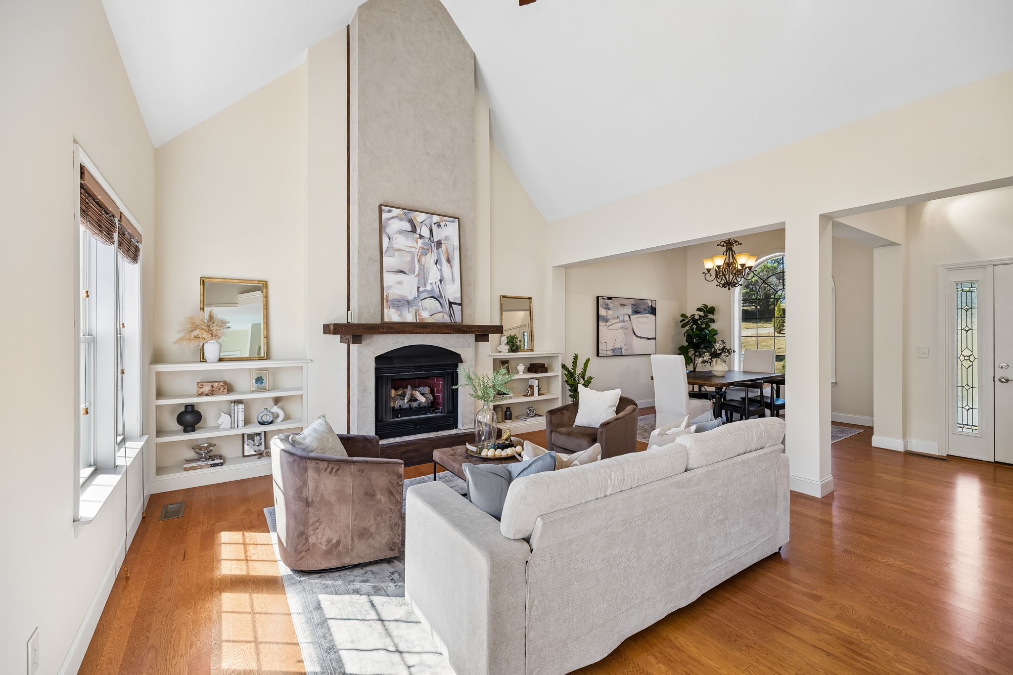 2216 Twin Peaks Ct Property Photo 6