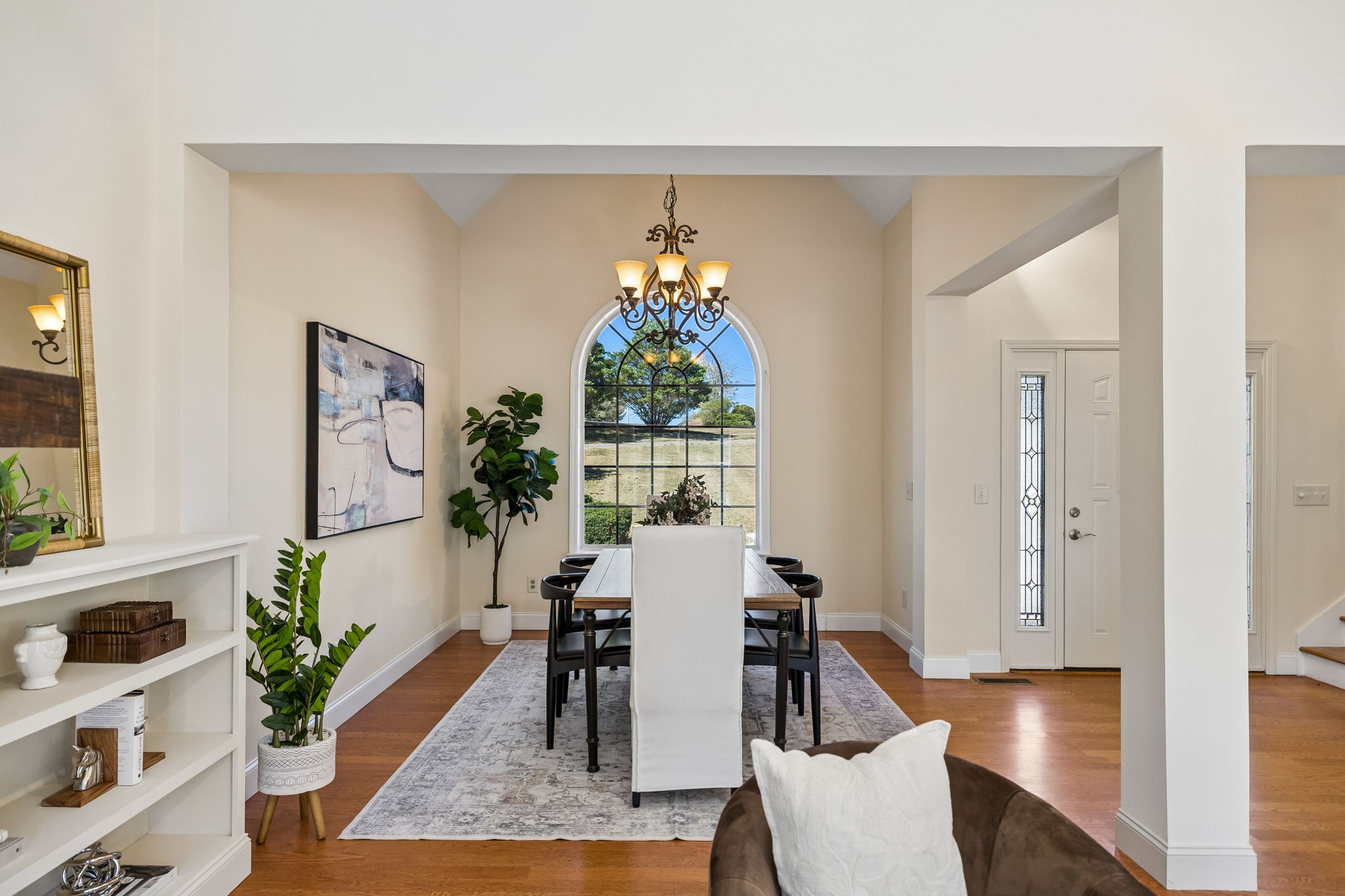 2216 Twin Peaks Ct Property Photo 8