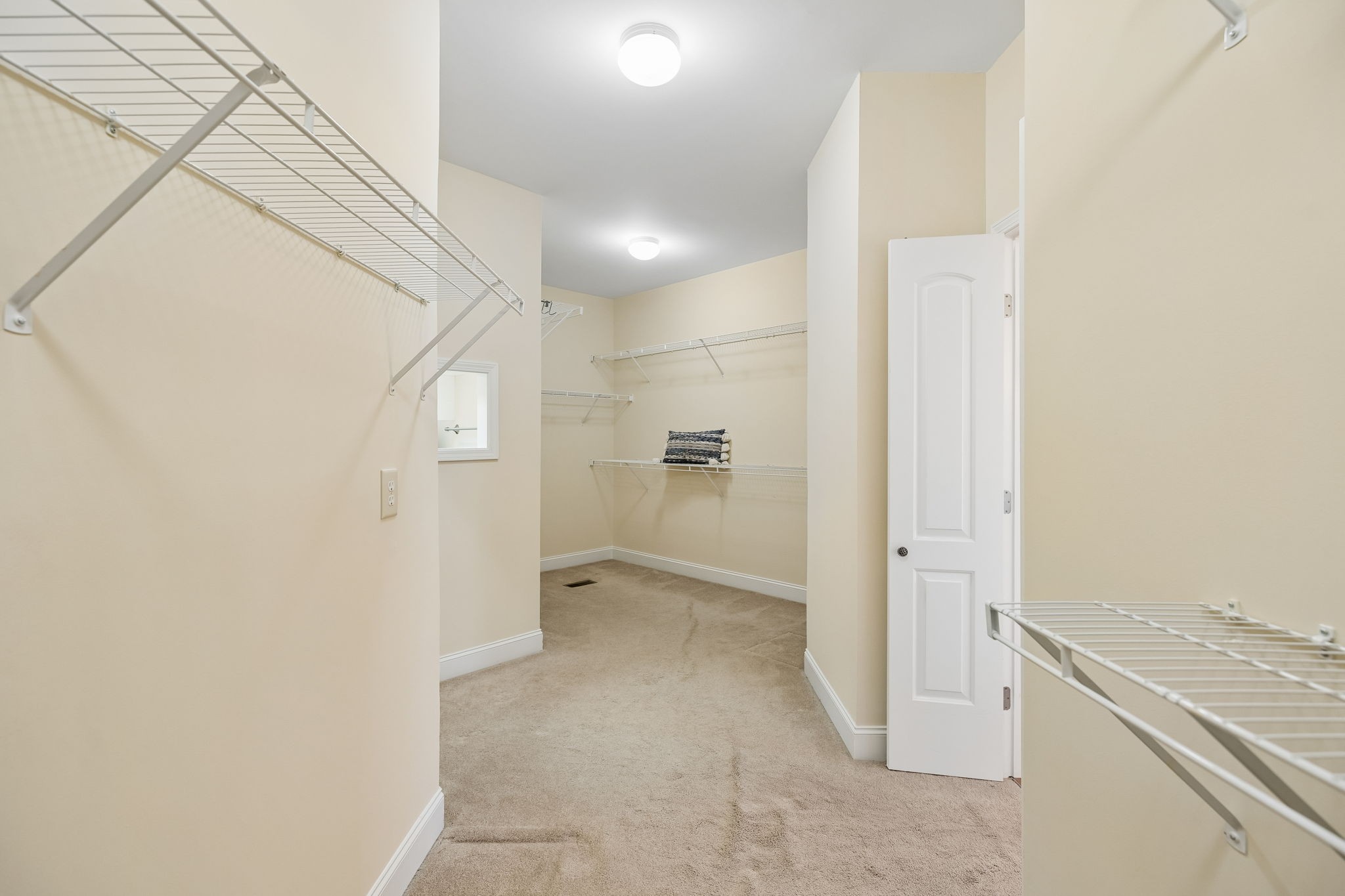 2216 Twin Peaks Ct Property Photo 20